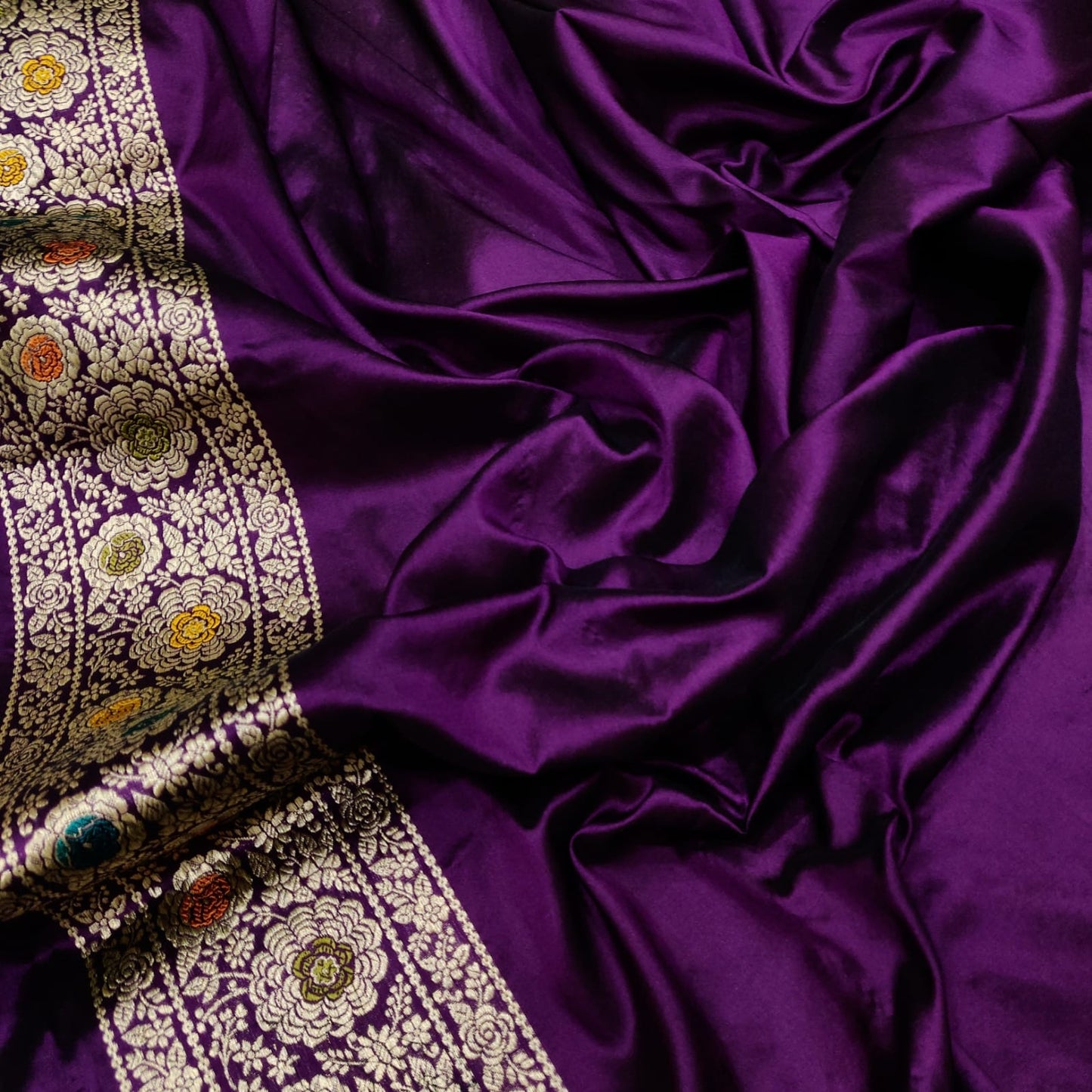 Humera Katan handwoven kadwa saree - Saffronfashionindia