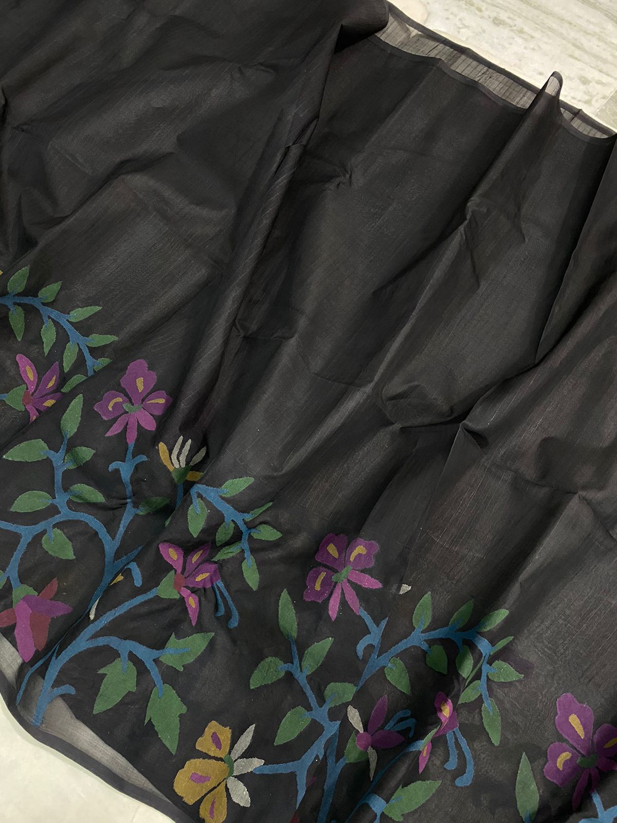 Aarvi tantuj Jamdani saree Tantuj saree women sarees SaffronFashion