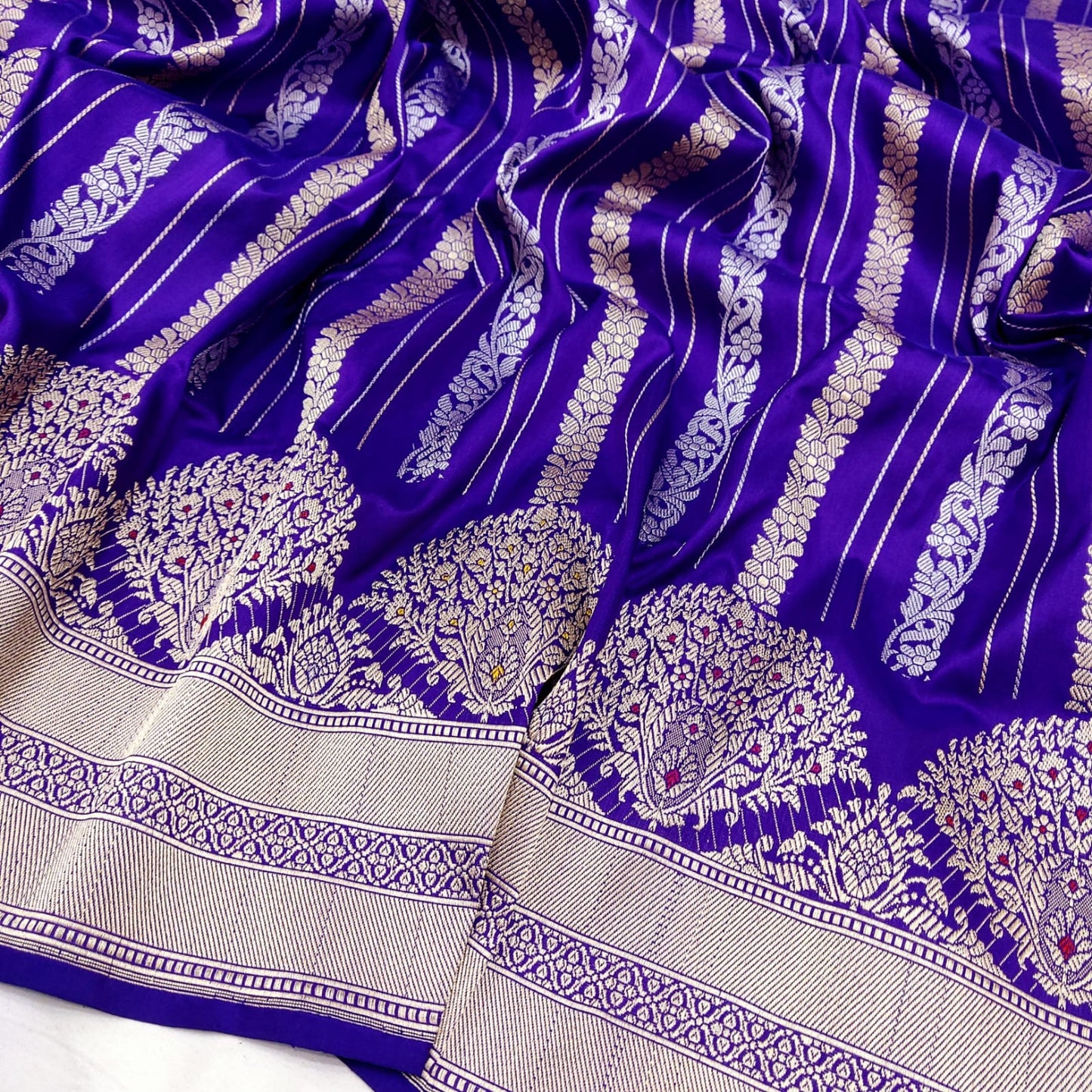 Gehnav Katan handwoven zari saree - Saffronfashionindia