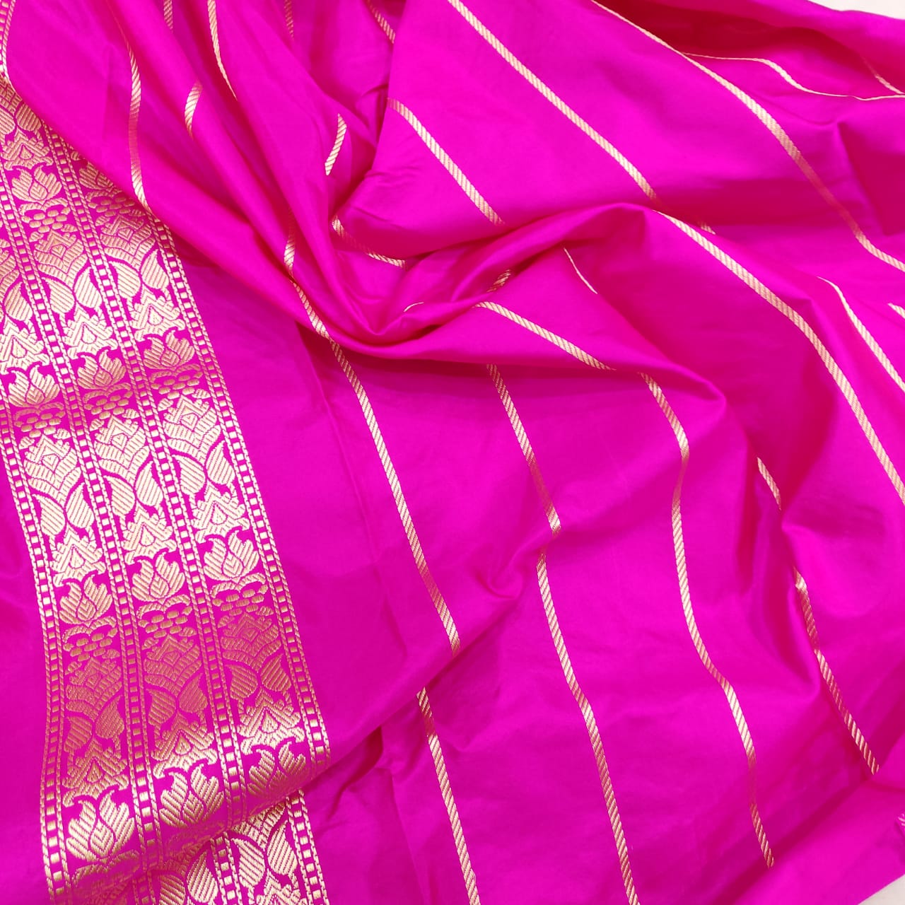 Anaiza Katan banarsi saree - Saffronfashionindia