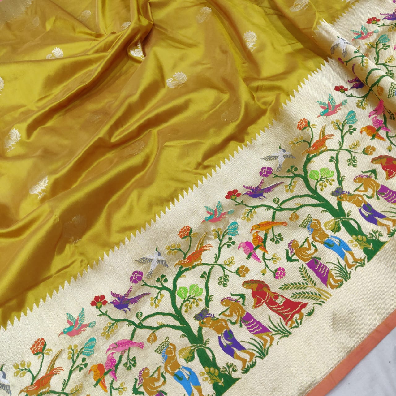 Meenakari banarsi exclusive saree - Saffronfashionindia