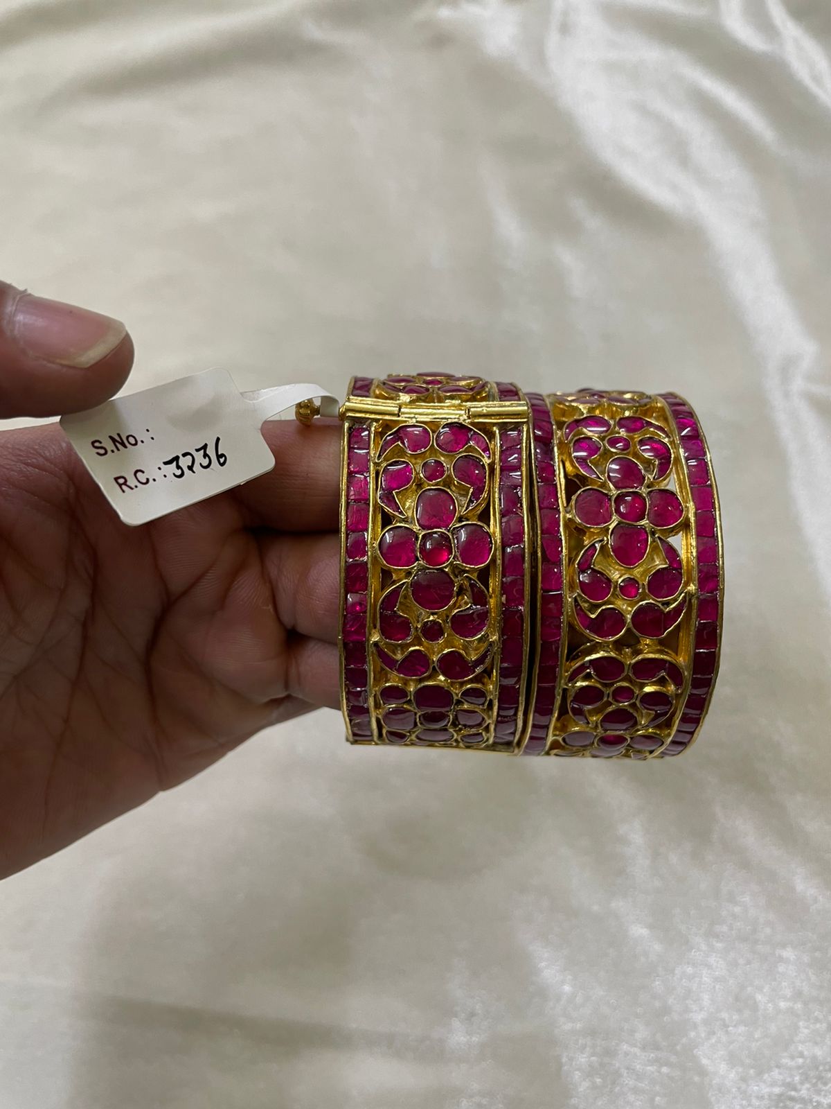 Vanisha Kundan broad bangle - Saffronfashionindia