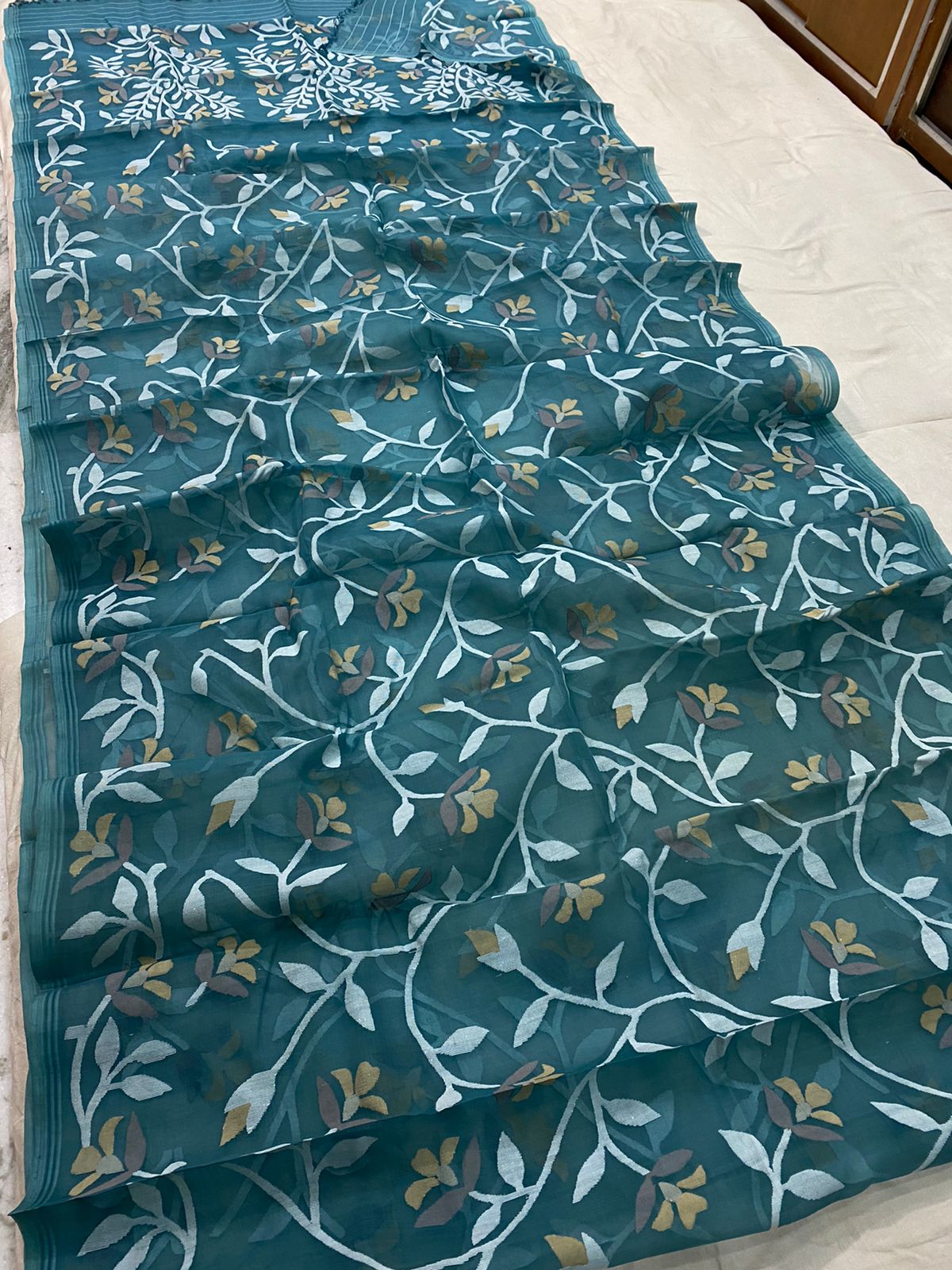 Vani Jamdani saree - Saffronfashionindia
