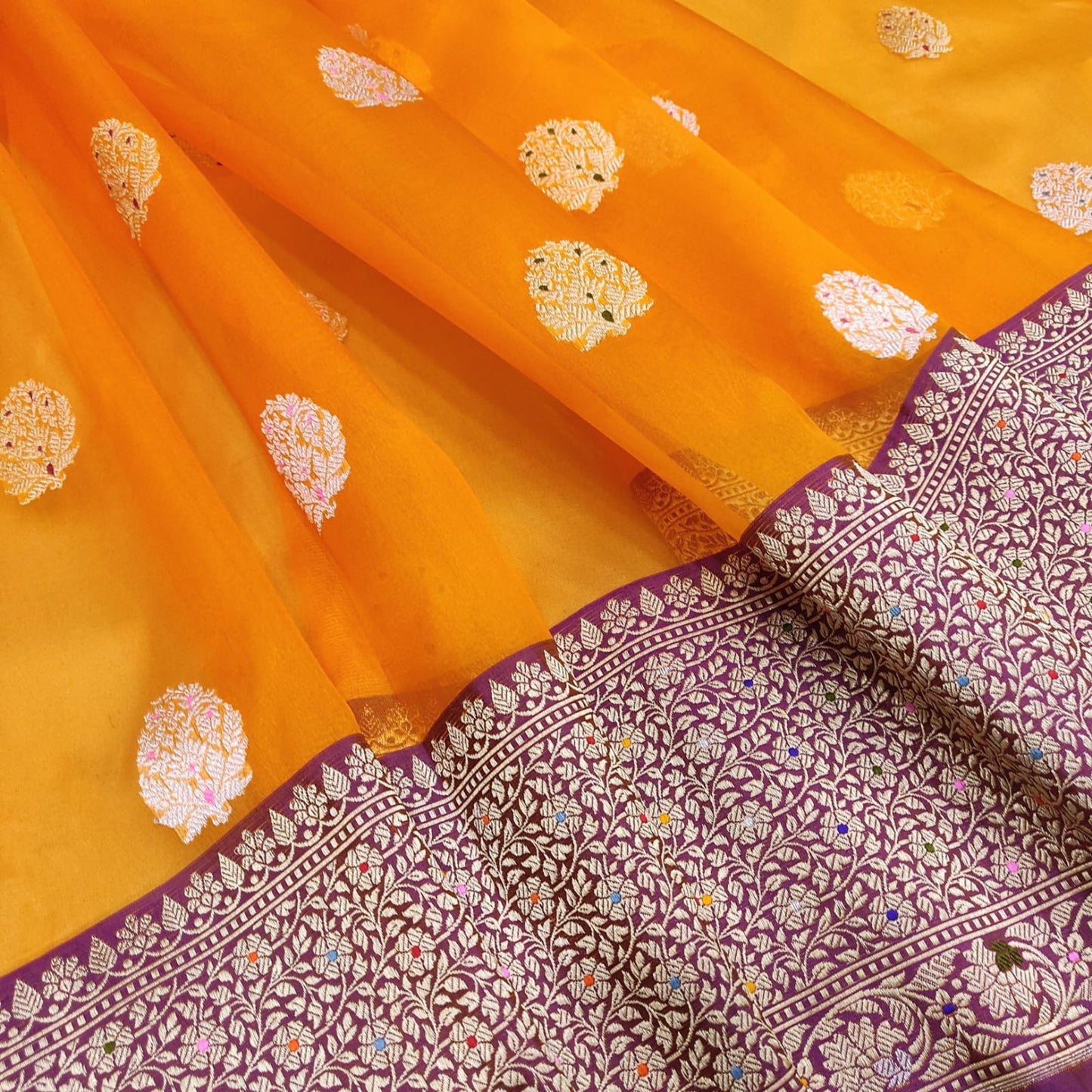 Lumiaka handwoven kora kadwa Indian saree - Saffronfashionindia