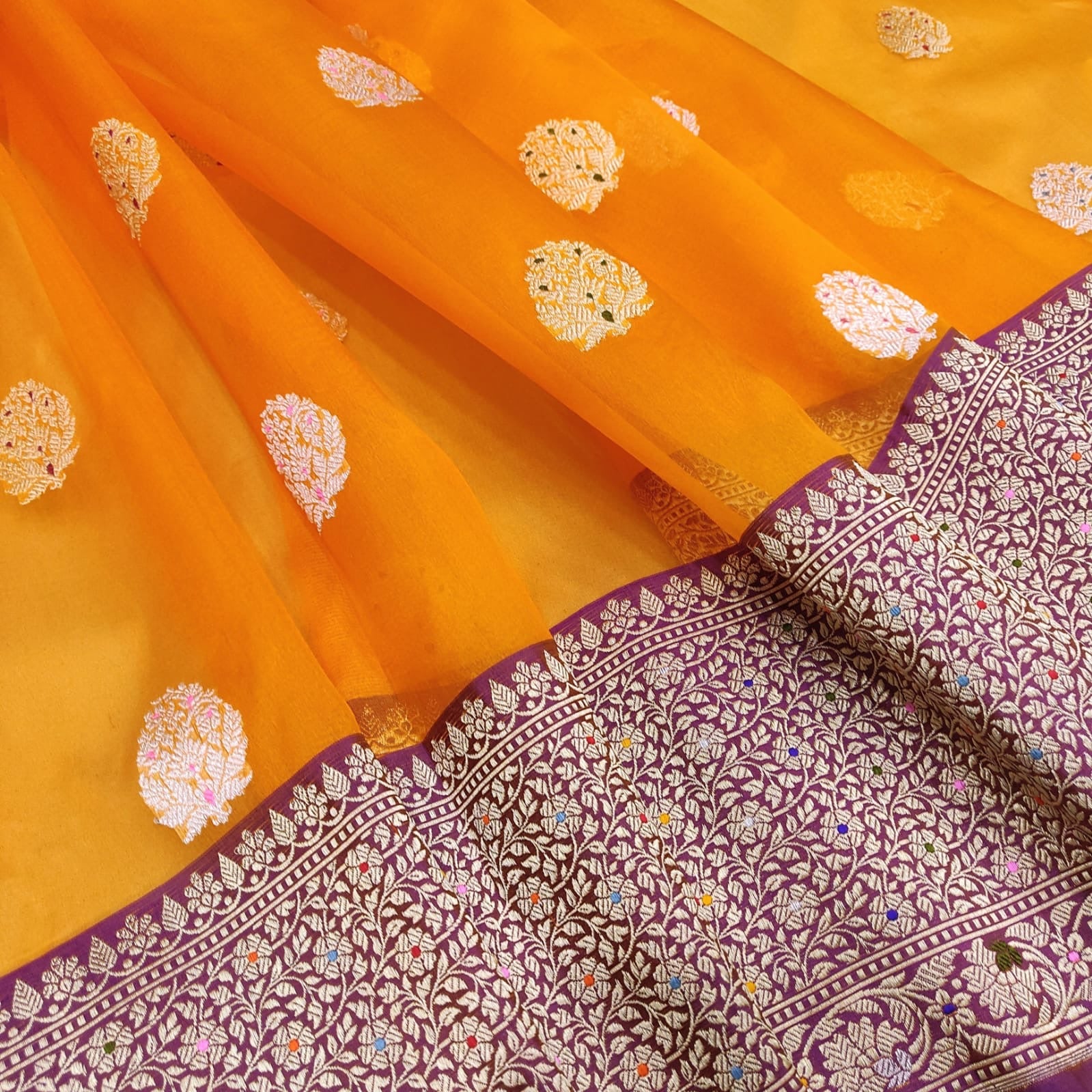 Lumiaka handwoven kora kadwa Indian saree - Saffronfashionindia