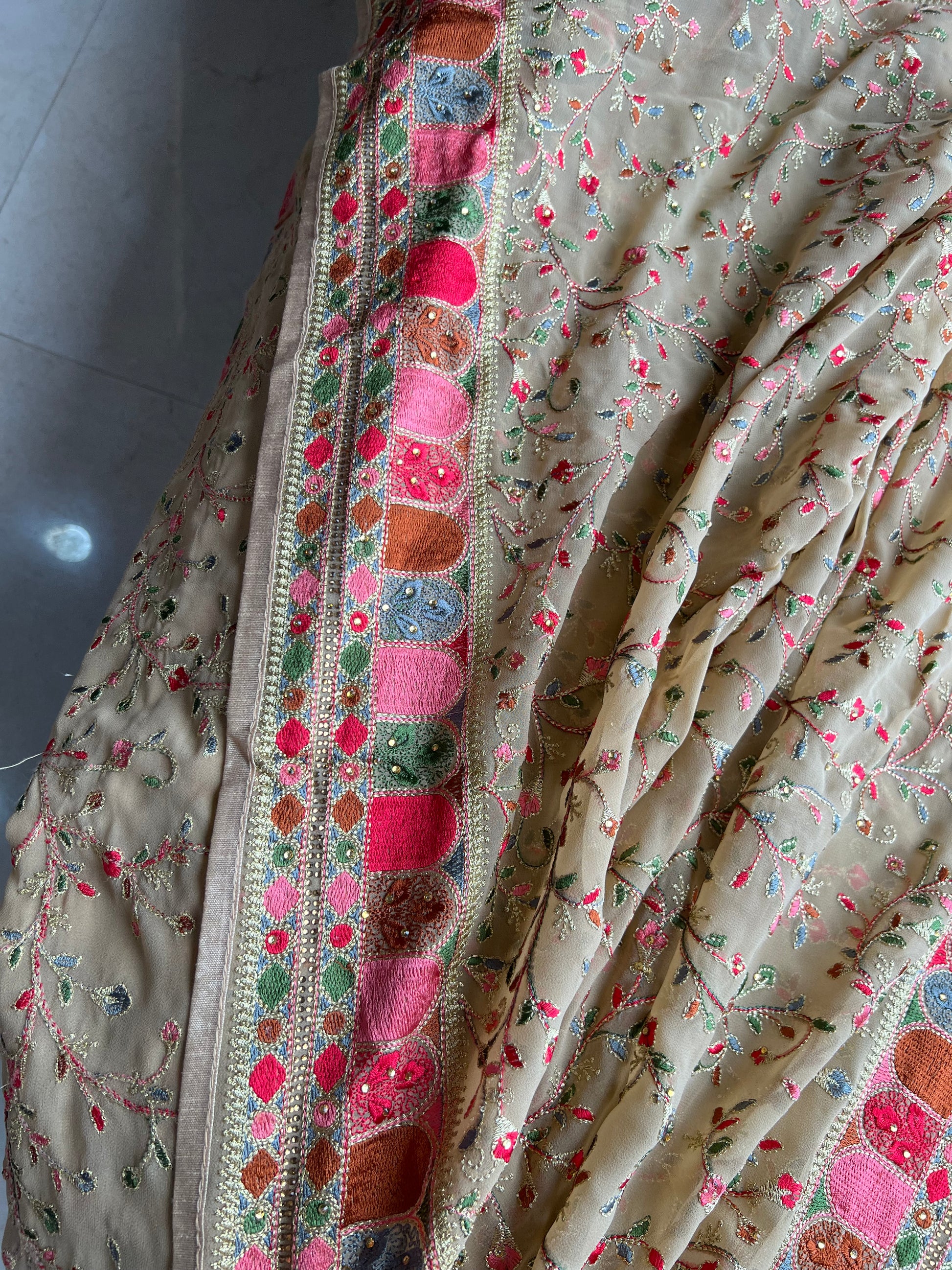 Beige Gorgette Saree Indian beautiful saree blouse - Saffronfashionindia