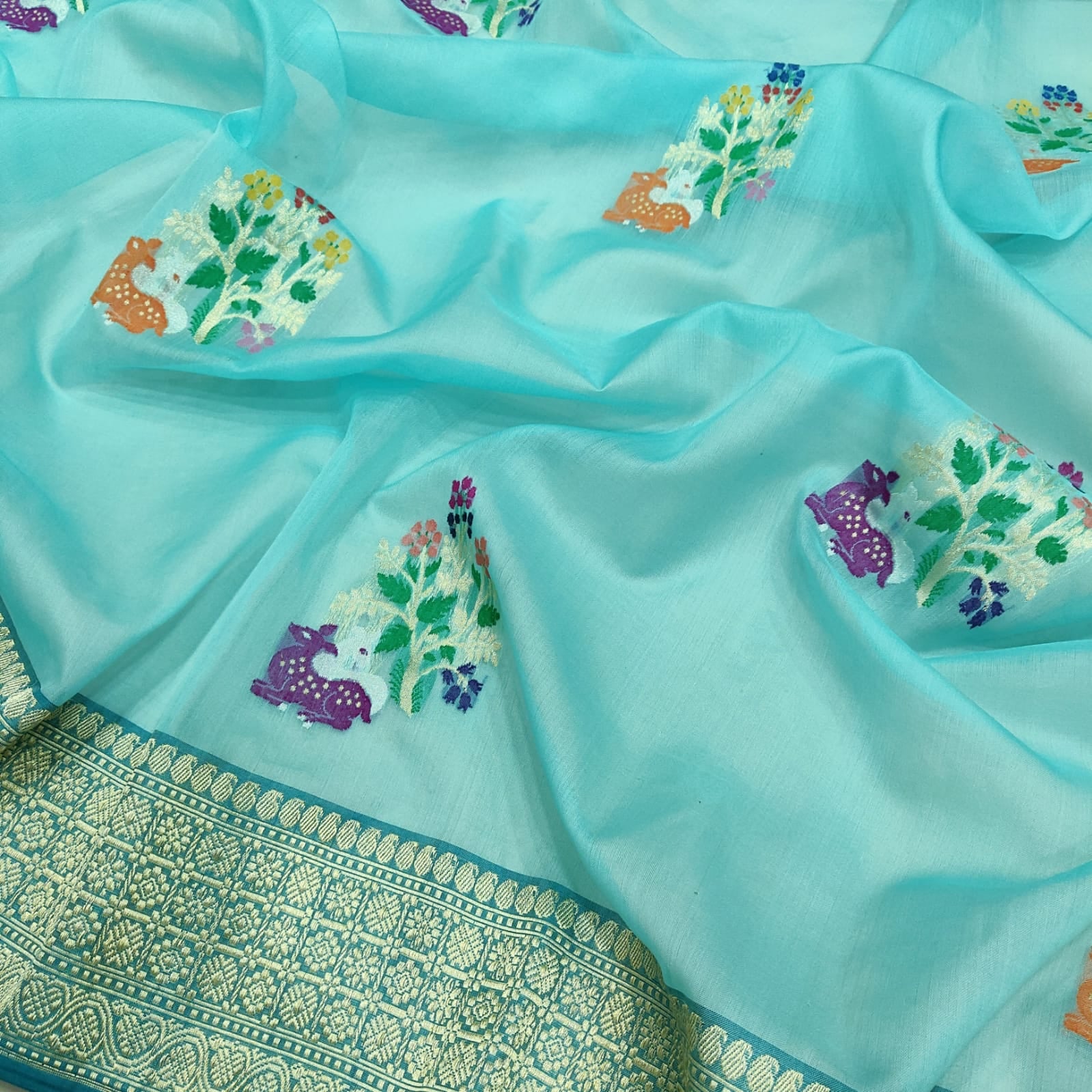 Afsana kora handwoven kadwa zari sarees - Saffronfashionindia