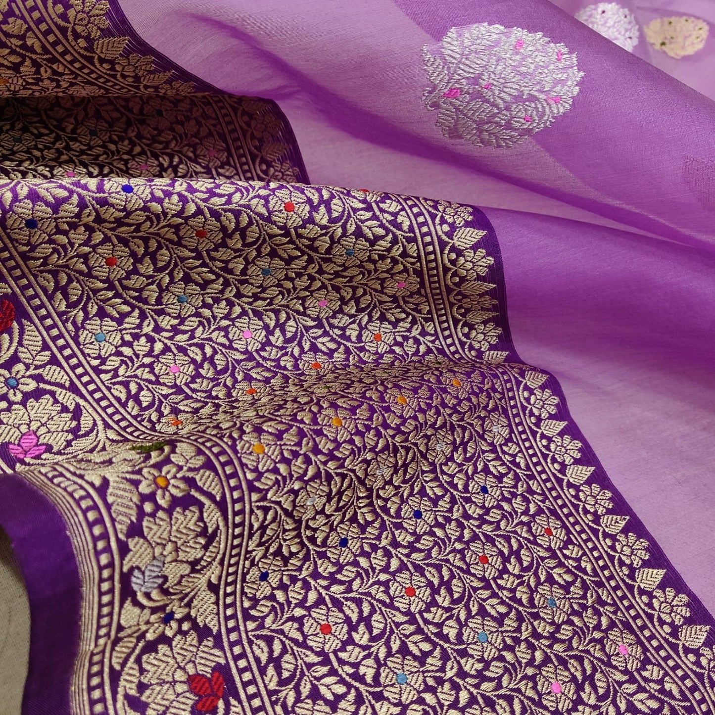 Mahisha kora handwoven beautiful zari saree - Saffronfashionindia