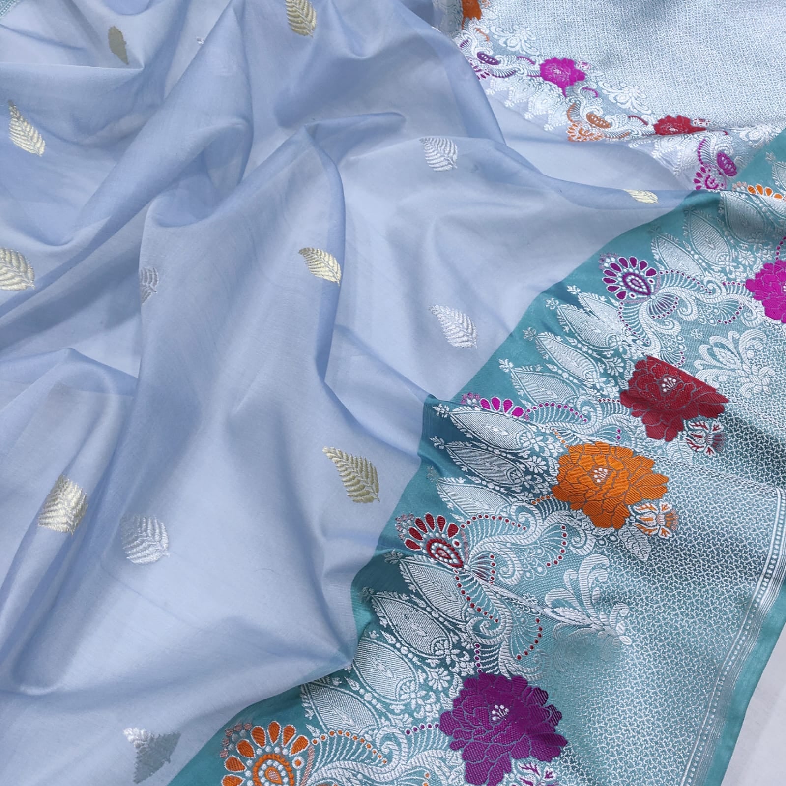 Dilnashi handwoven kora kadwa sarees - Saffronfashionindia