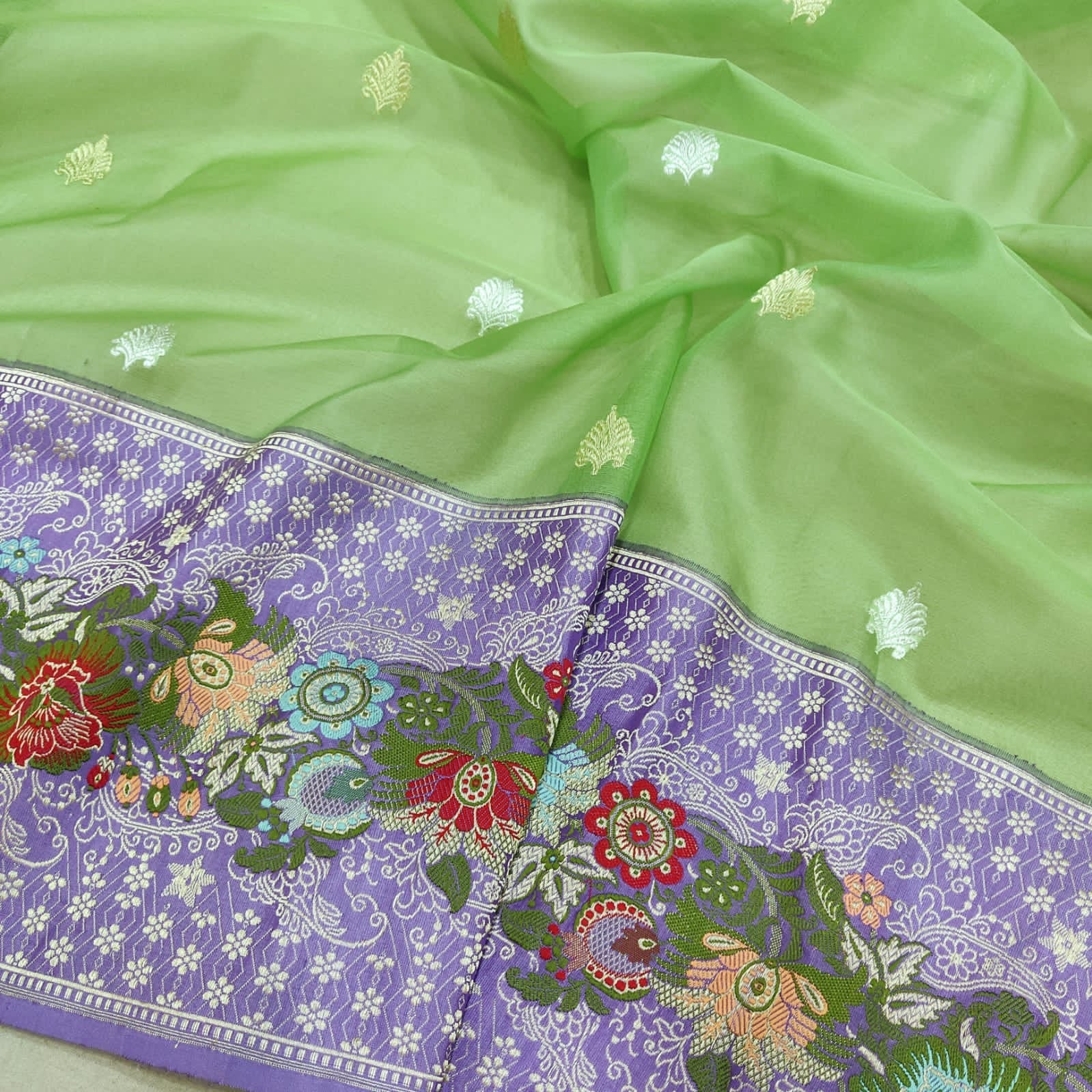 Daisy Green Kora Hamdwoven Zari Sarees - Saffronfashionindia