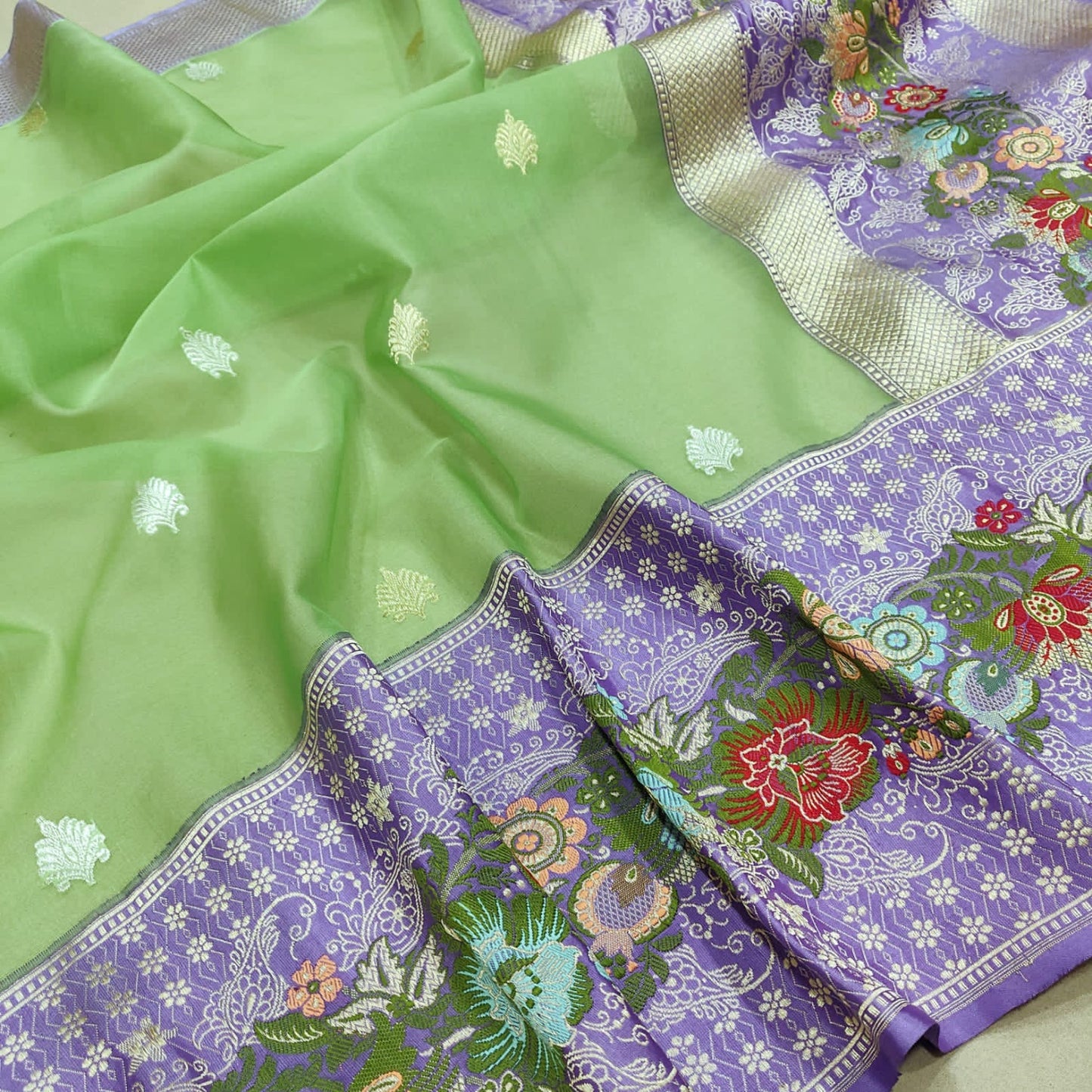 Daisy Green Kora Hamdwoven Zari Sarees - Saffronfashionindia