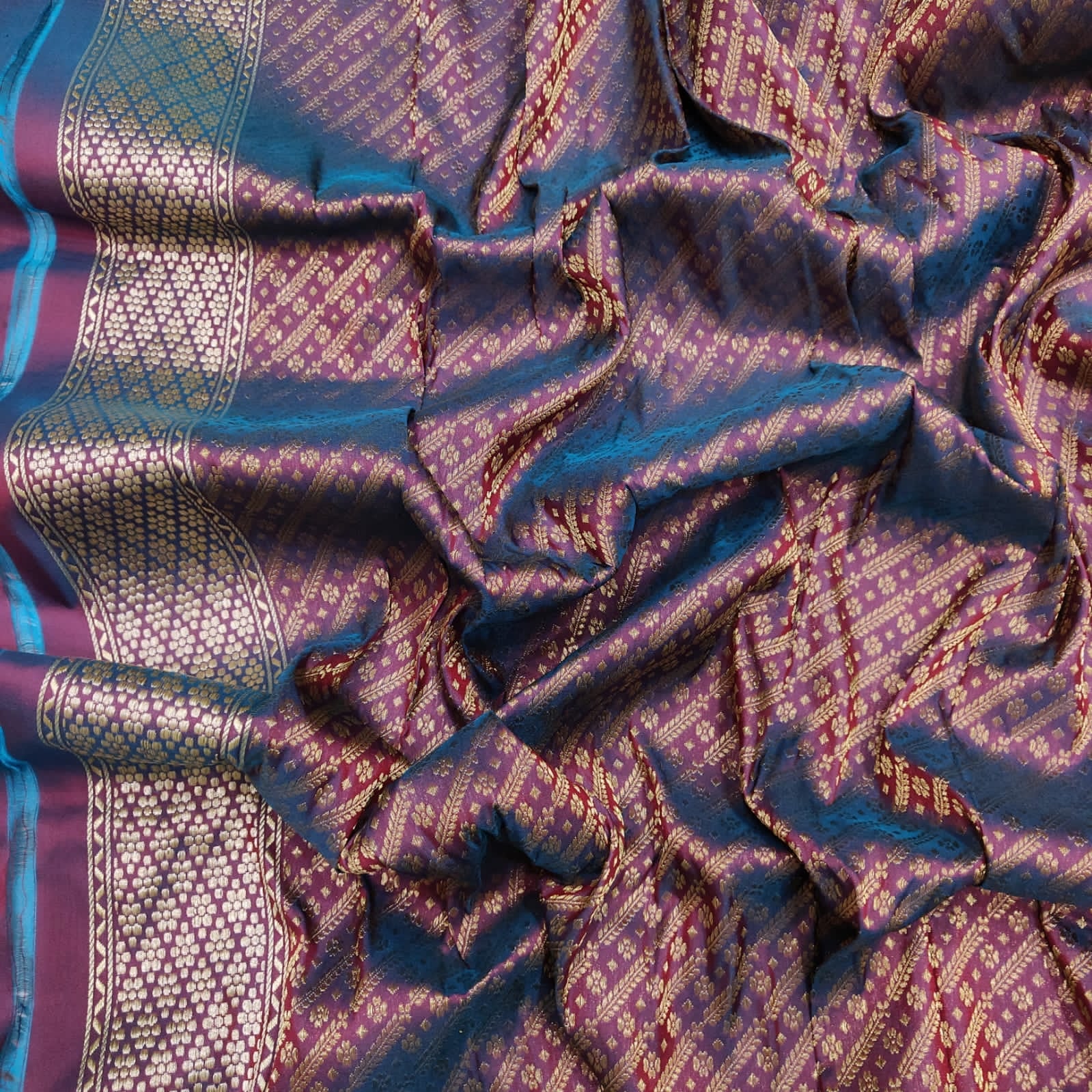 Lilan Katan silk handwoven kadwa sarees - Saffronfashionindia