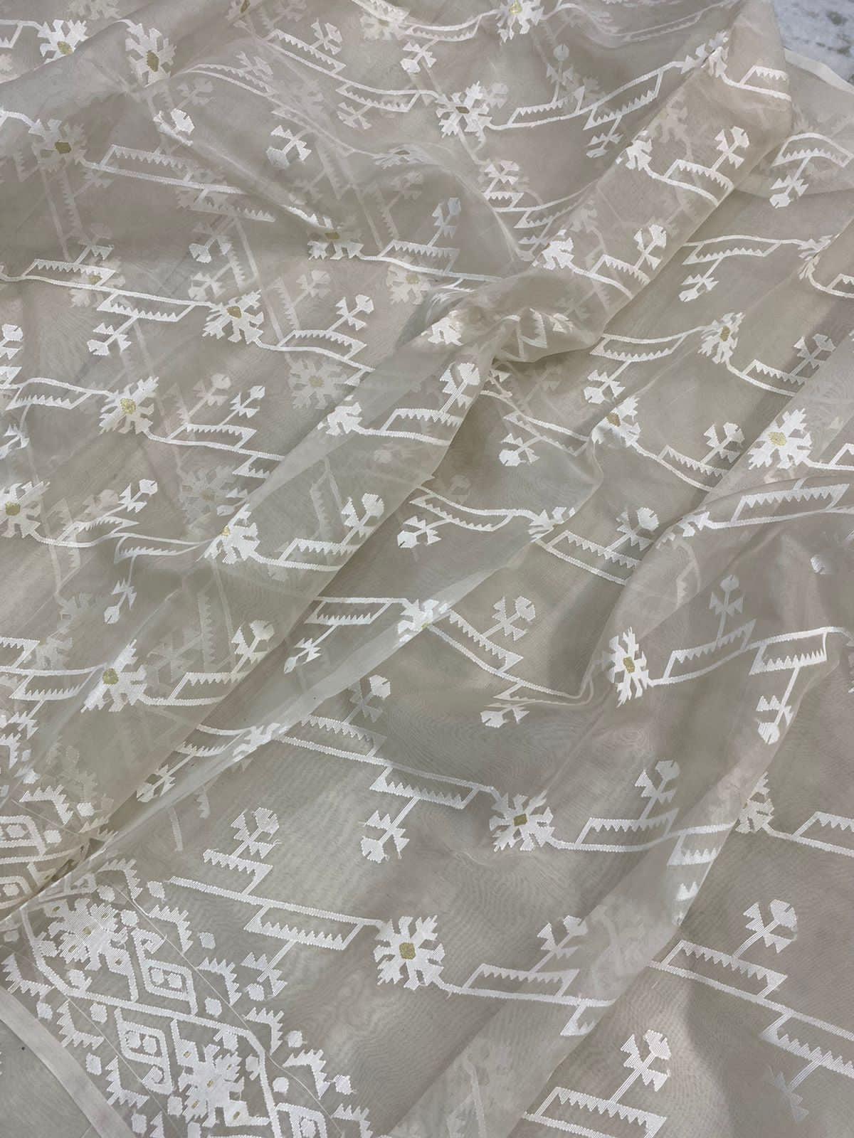 Iivina Tantuj Jamdani sarees Indian saree - Saffronfashionindia