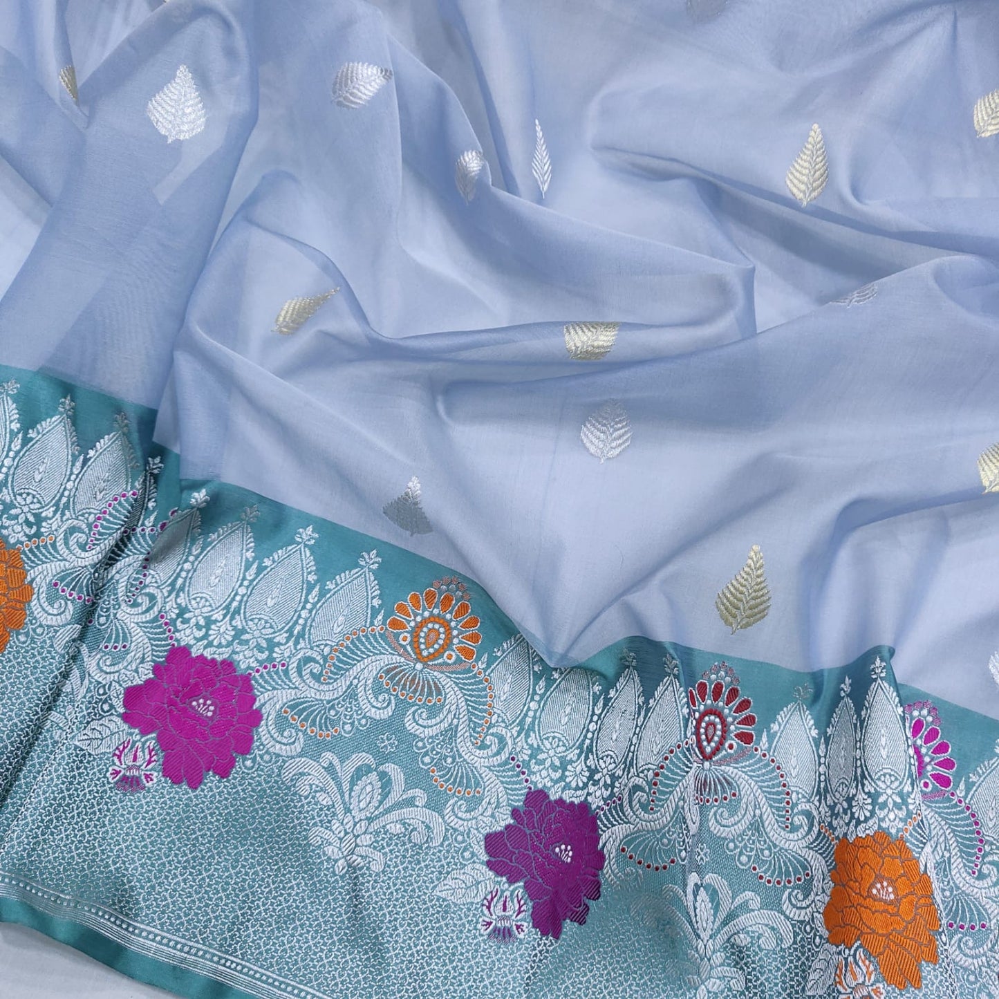 Dilnashi handwoven kora kadwa sarees - Saffronfashionindia