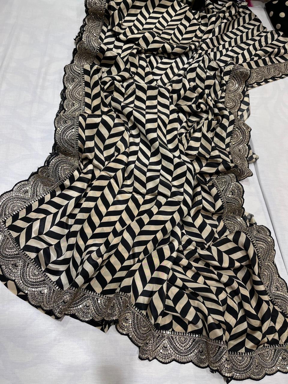 Retro inspired printed Saree Handwork border saree - Saffronfashionindia