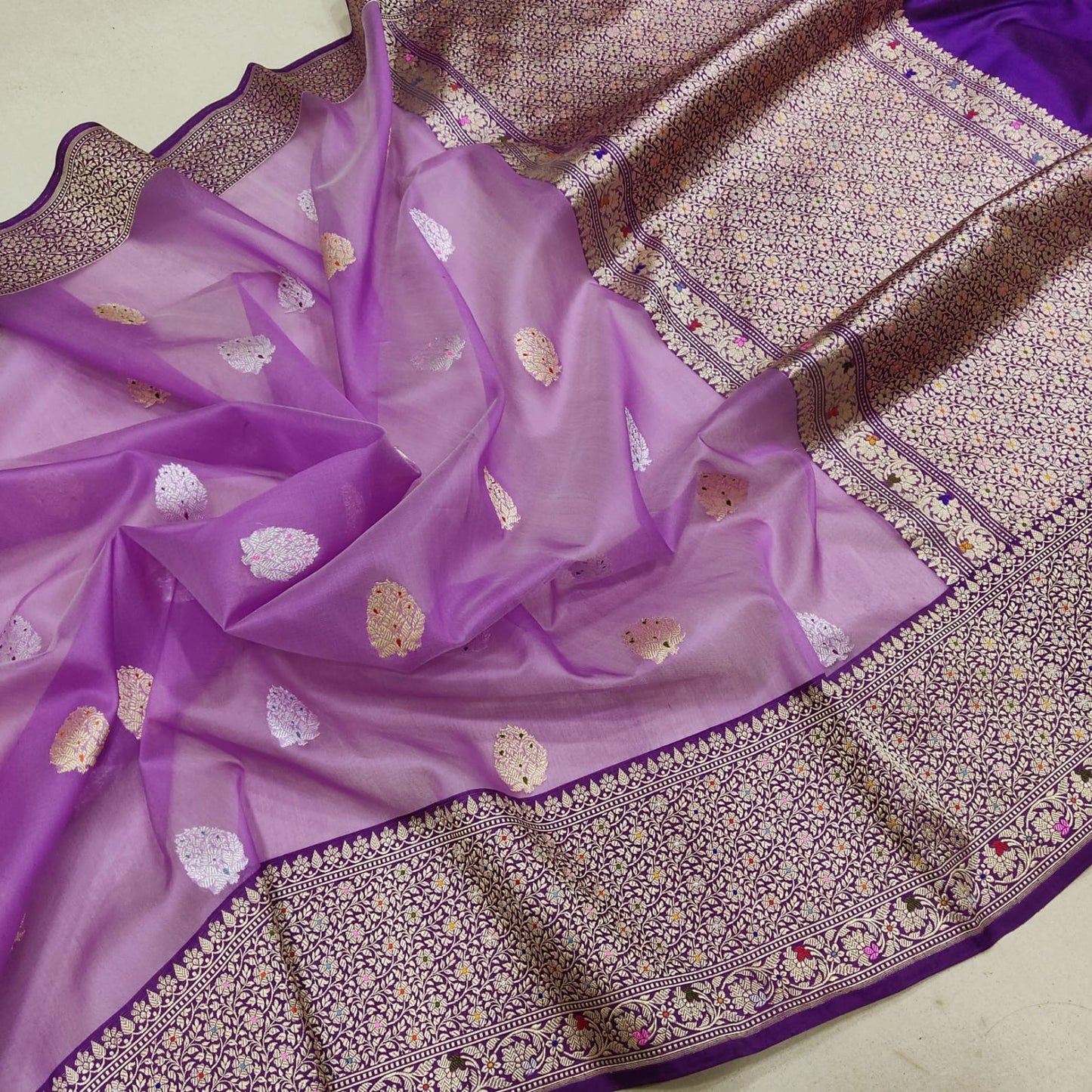 Mahisha kora handwoven beautiful zari saree - Saffronfashionindia