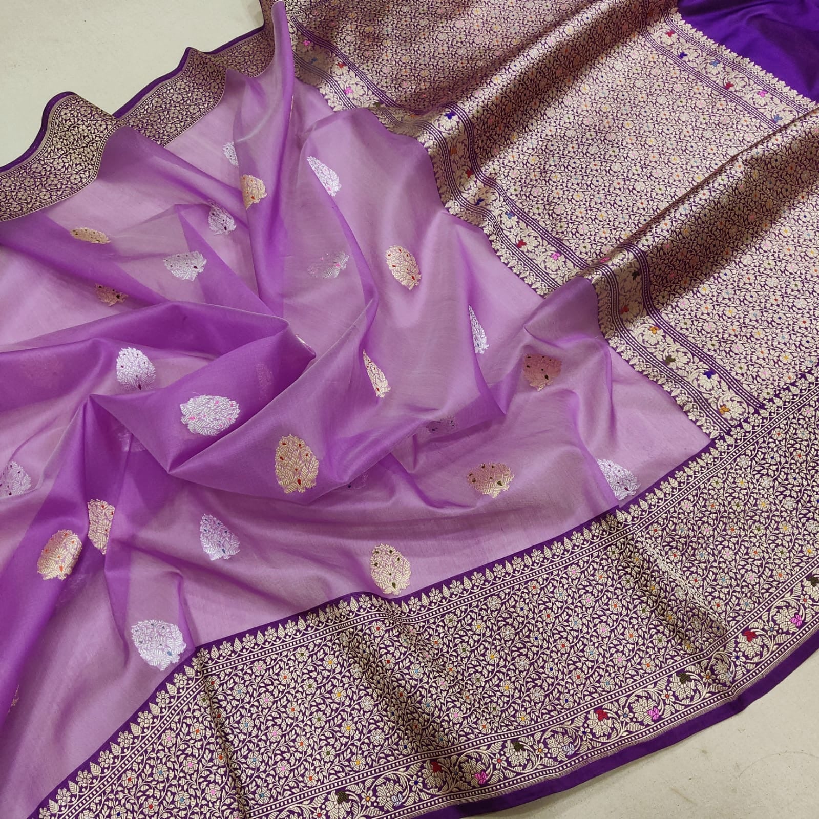 Mahisha kora handwoven beautiful zari saree - Saffronfashionindia