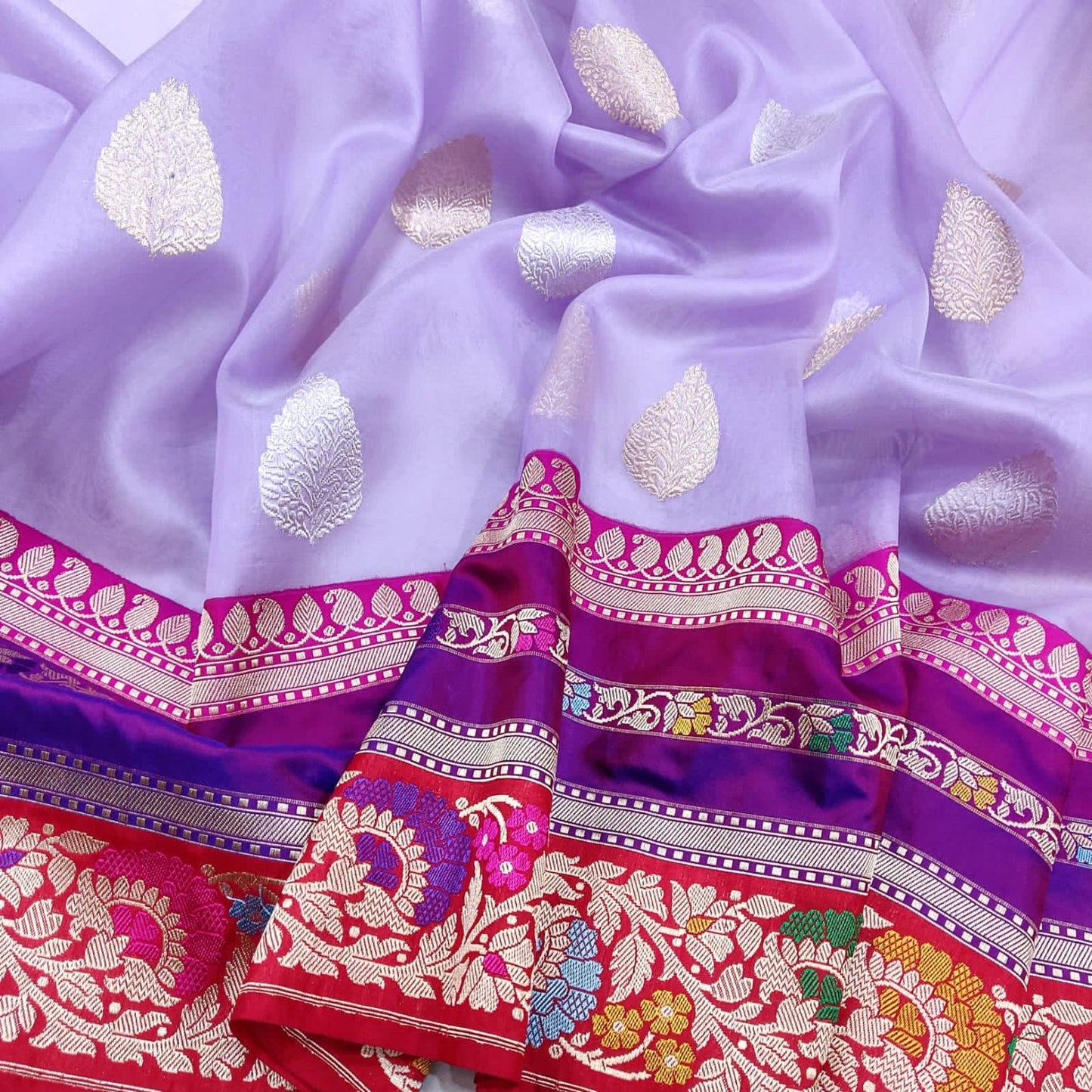 Moumita Kora handwoven saree - Saffronfashionindia