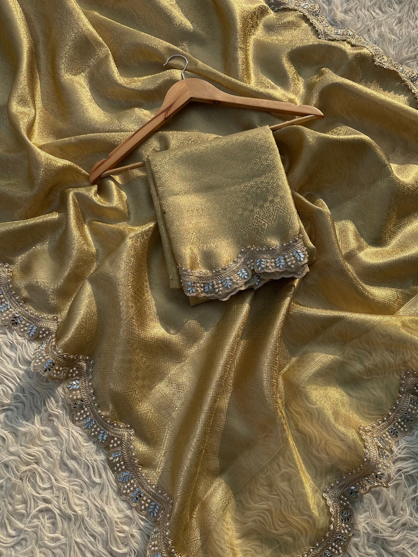 Weaving Zari saree Kanjeevaram sarees Indian sari SaffronFashion