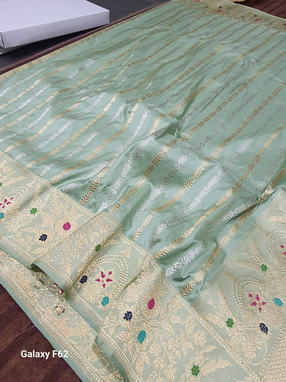 Livisha banarsee handloom kadwa sarees - Saffronfashionindia