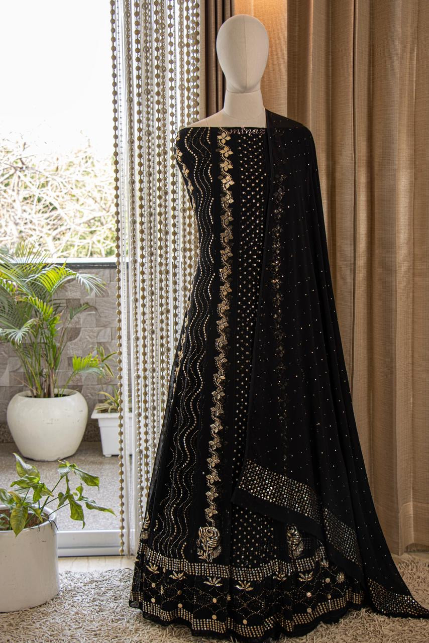 Lovely floor length dress, black and golden combination | Indian fashion,  Desi fashion, Black anarkali dress