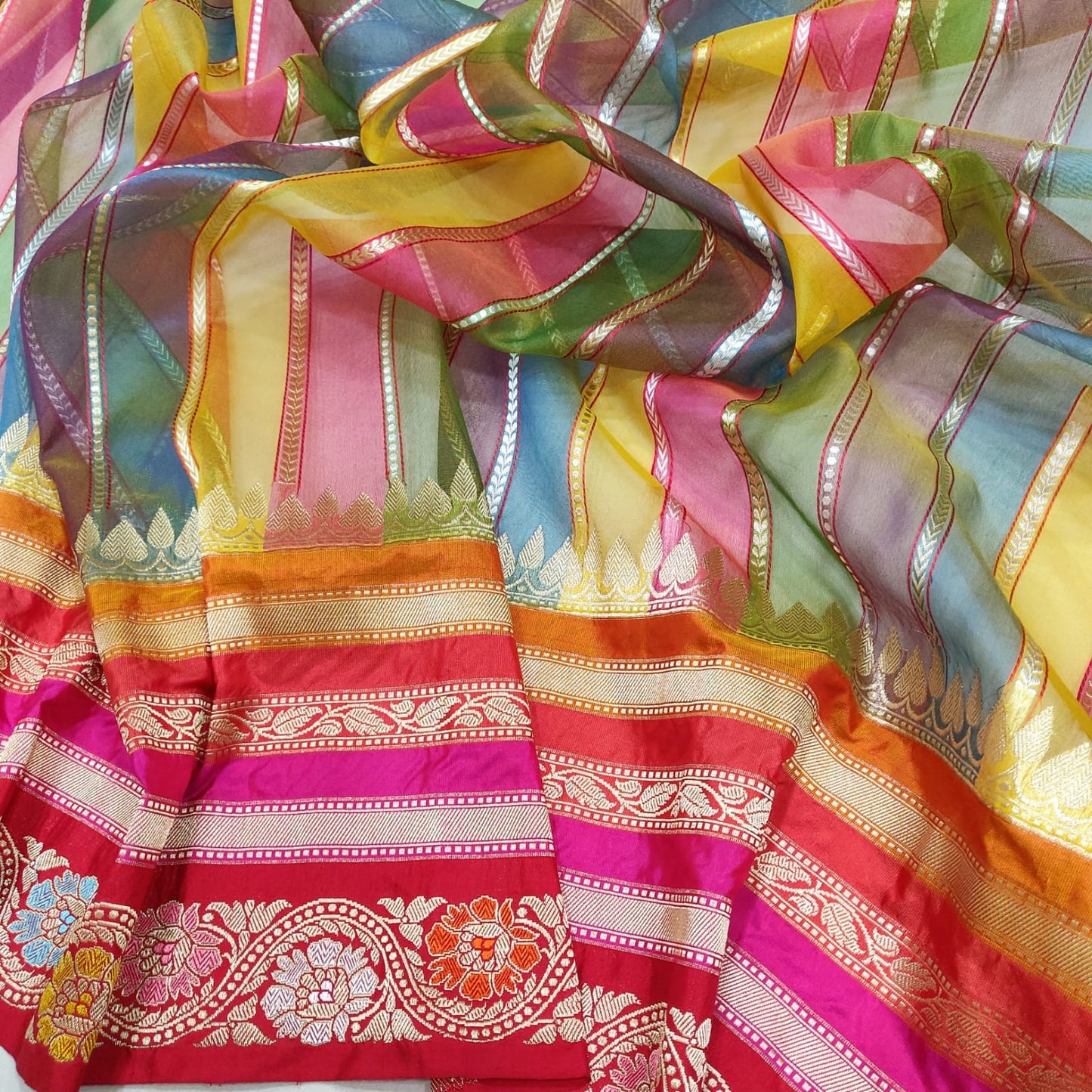 Rangkat kora handloom kadwa sarees - Saffronfashionindia