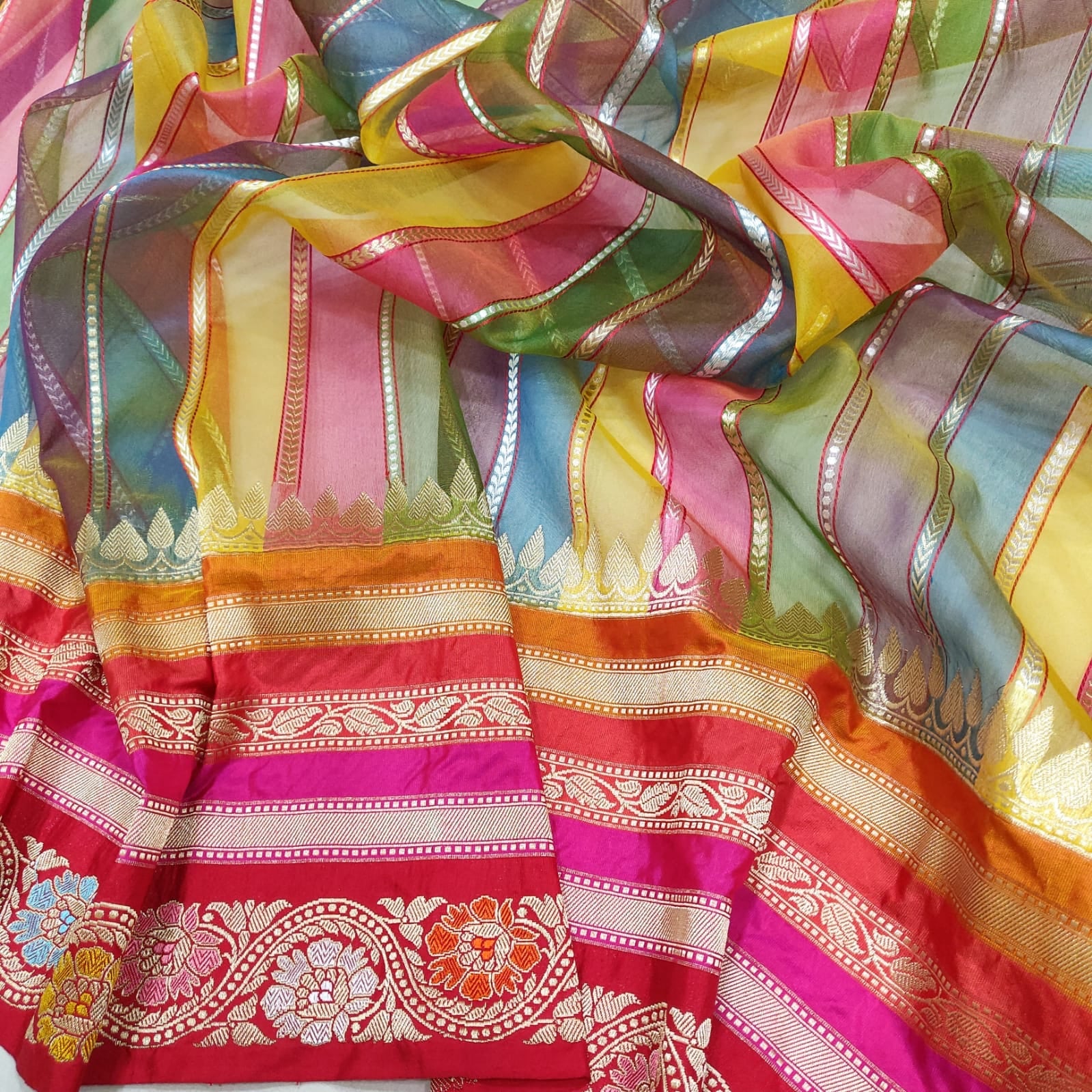 Rangkat kora handloom kadwa sarees - Saffronfashionindia