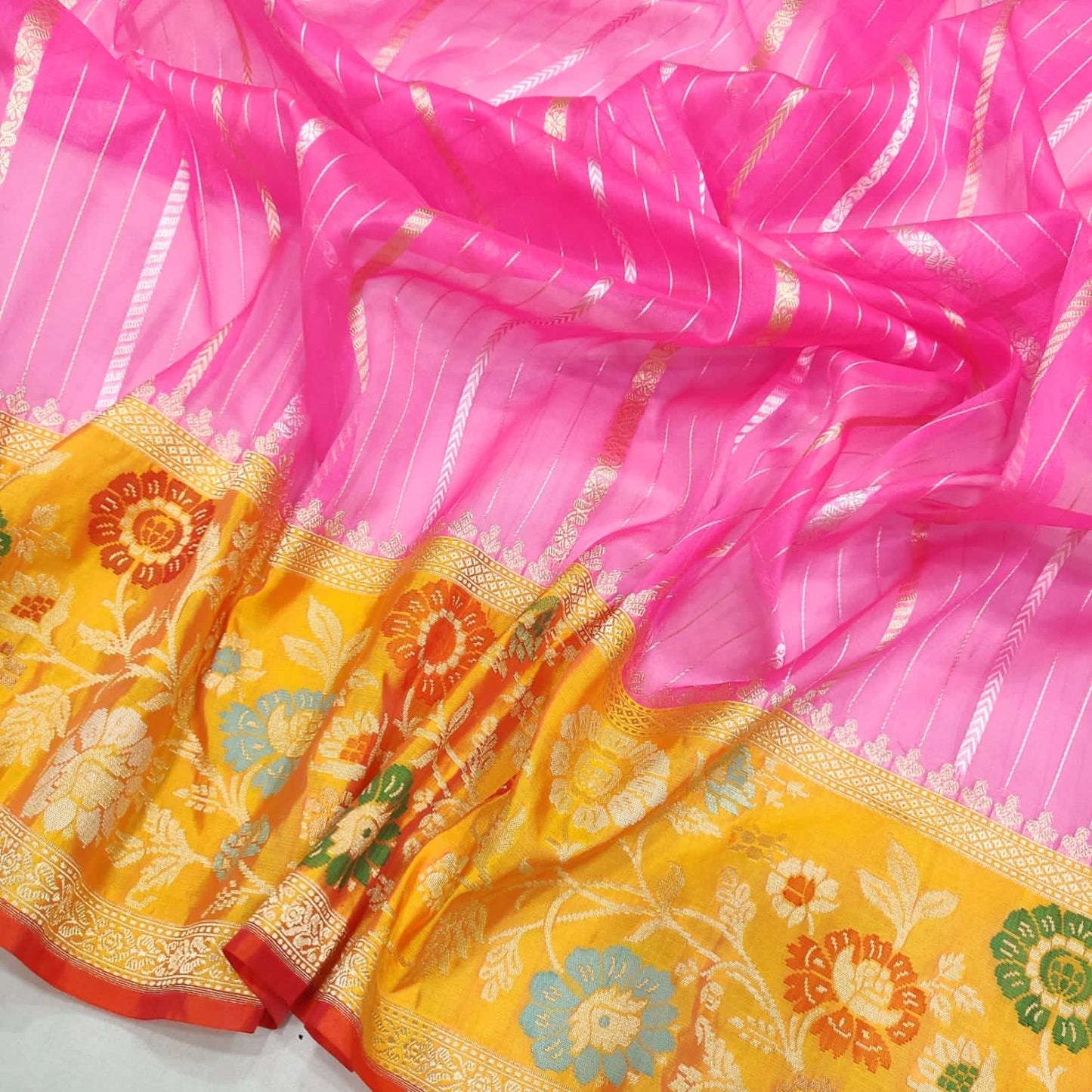 Vinia pink handwoven kadwa striped sarees - Saffronfashionindia