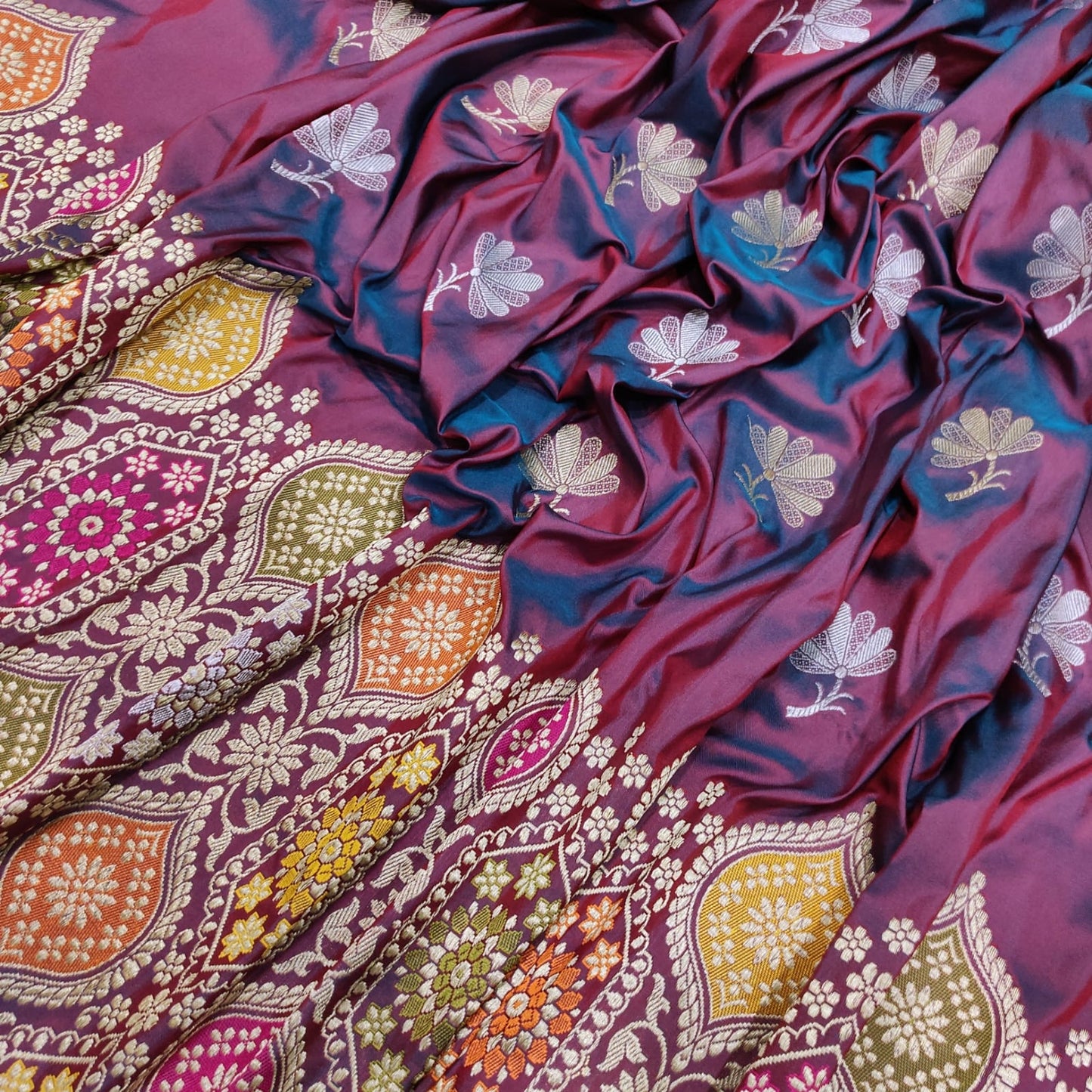 Lilan Katan silk handwoven kadwa sarees - Saffronfashionindia