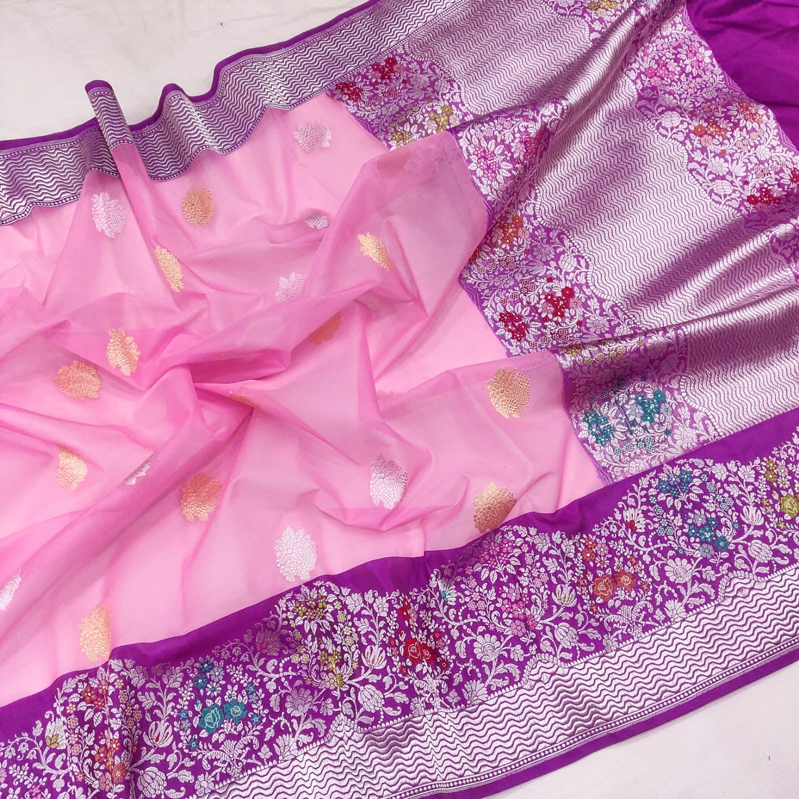 Pink kora kadwa handwoven sarees - Saffronfashionindia