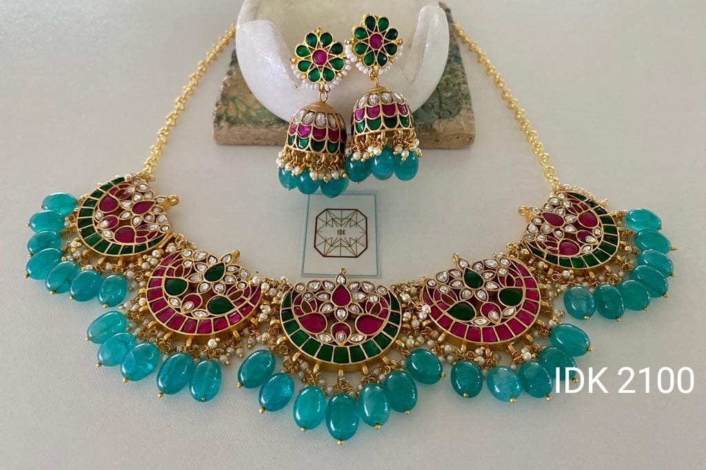 Divita Kundan choker set traditional set - Saffronfashionindia