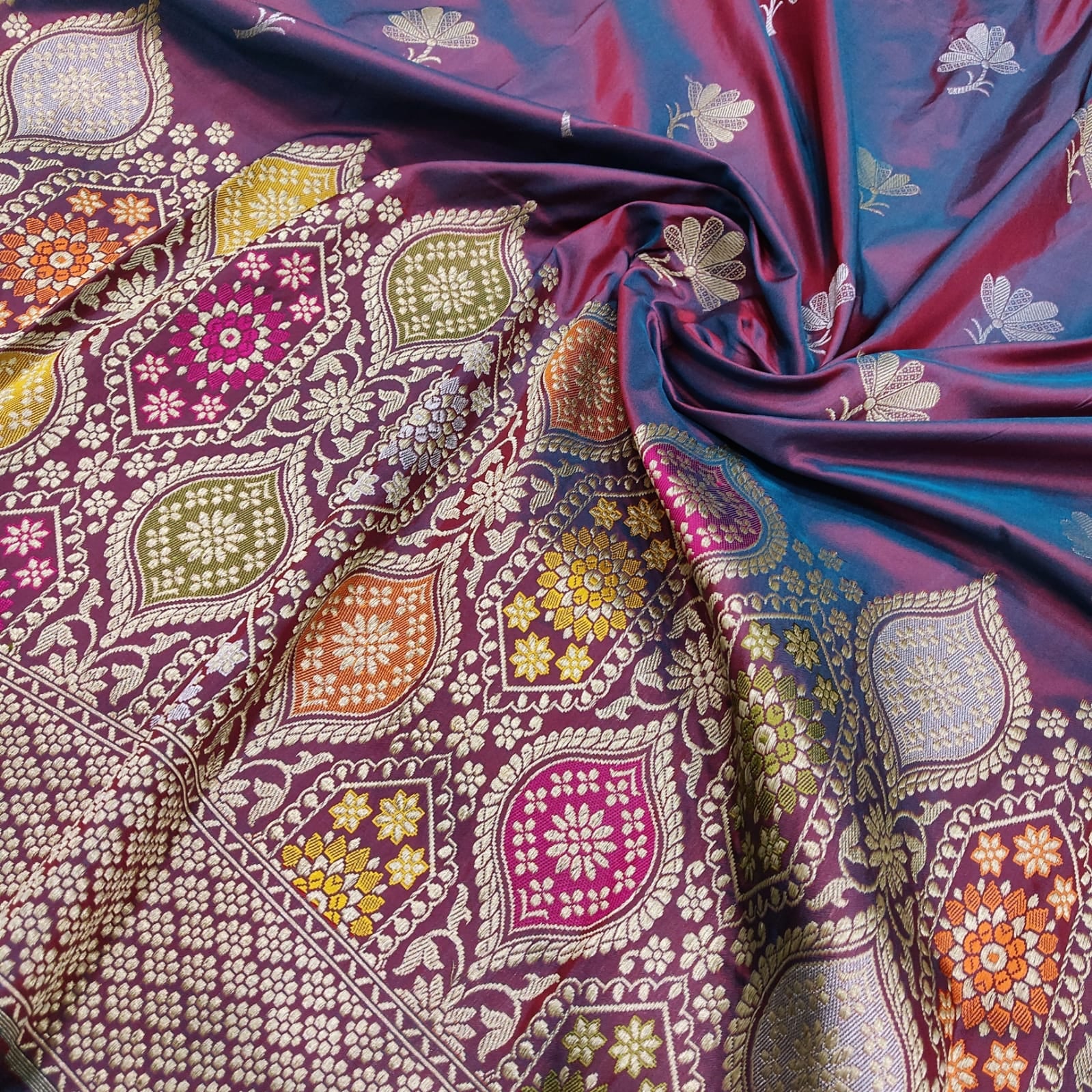 Lilan Katan silk handwoven kadwa sarees - Saffronfashionindia