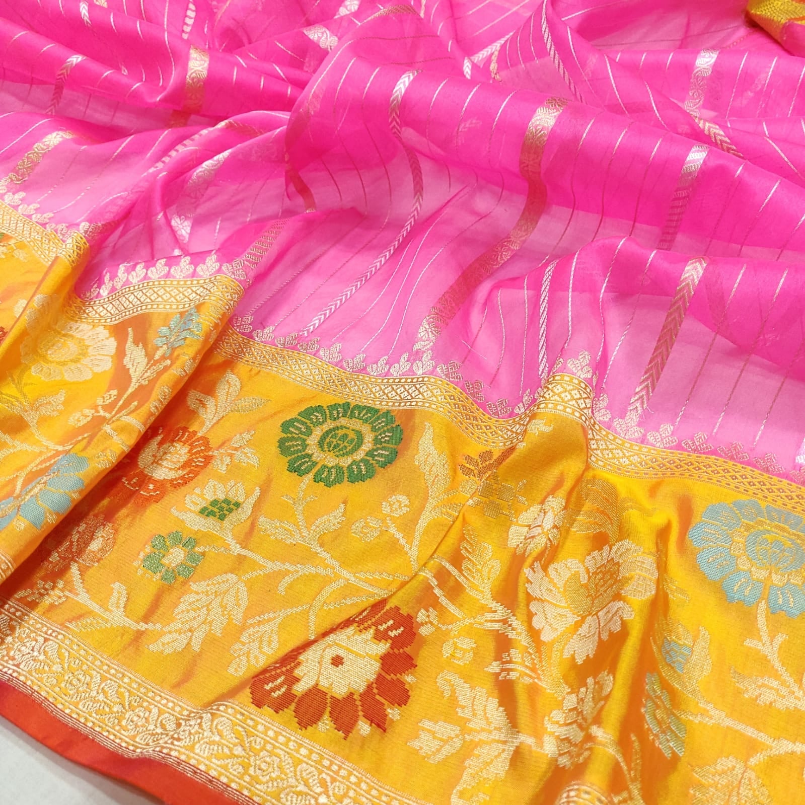 Vinia pink handwoven kadwa striped sarees - Saffronfashionindia