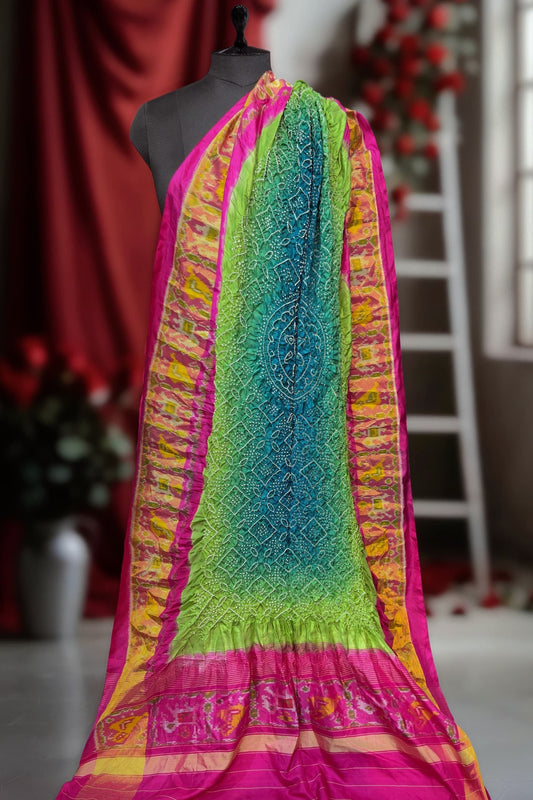 Patan Patola dupatta ikkat weaving dupatta Indian dupatta SaffronFashion