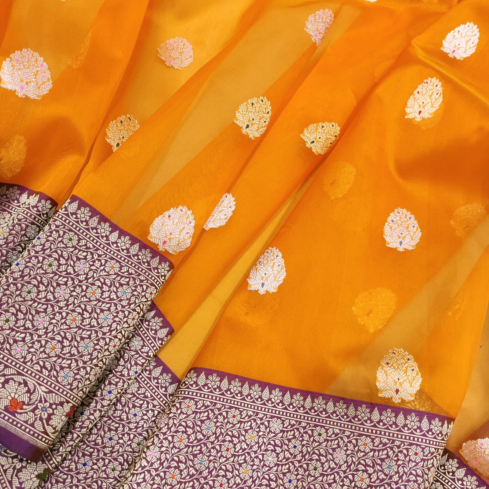 Lumiaka handwoven kora kadwa Indian saree - Saffronfashionindia