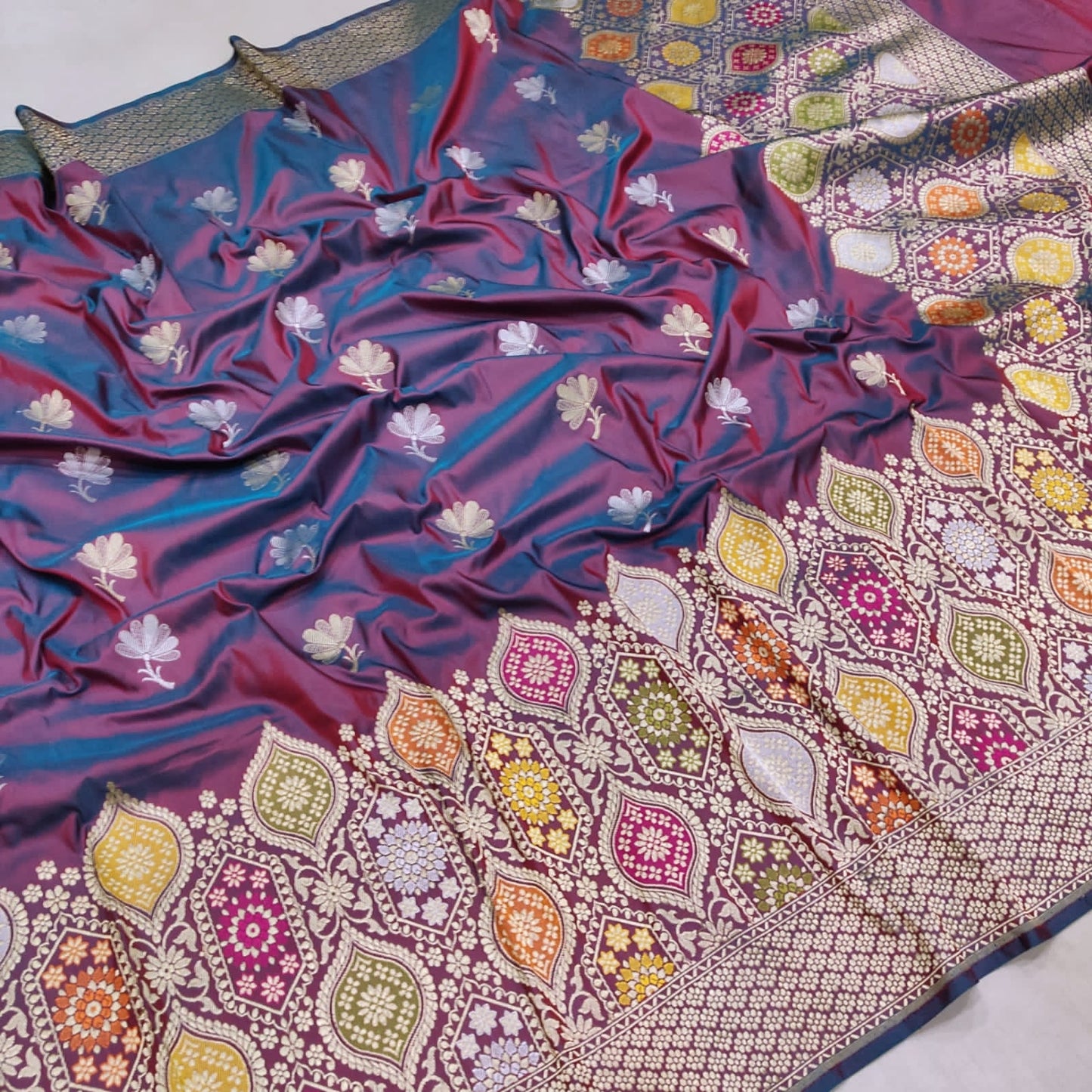 Lilan Katan silk handwoven kadwa sarees - Saffronfashionindia