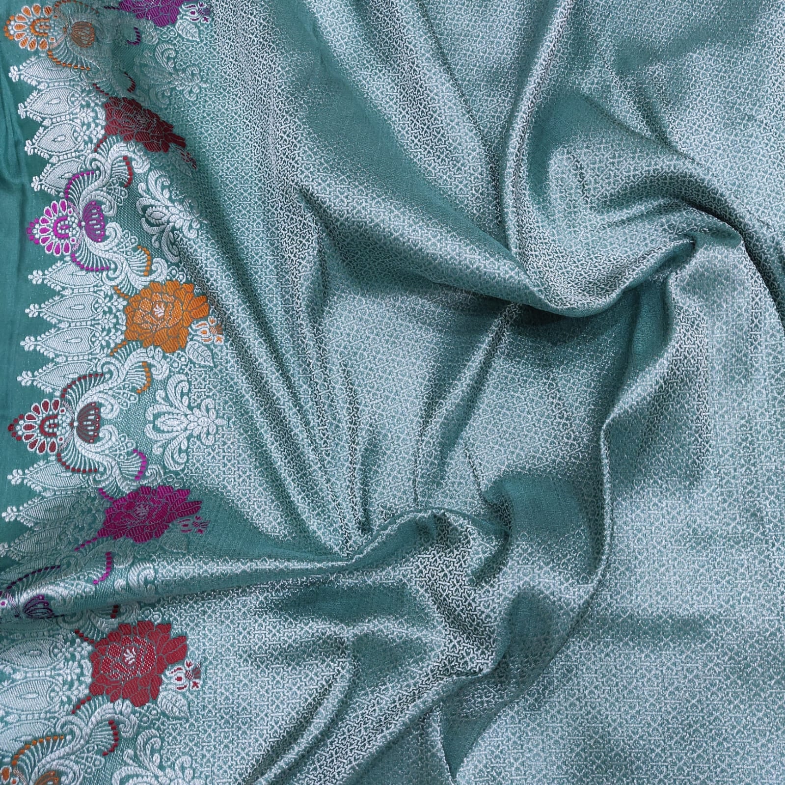 Dilnashi handwoven kora kadwa sarees - Saffronfashionindia