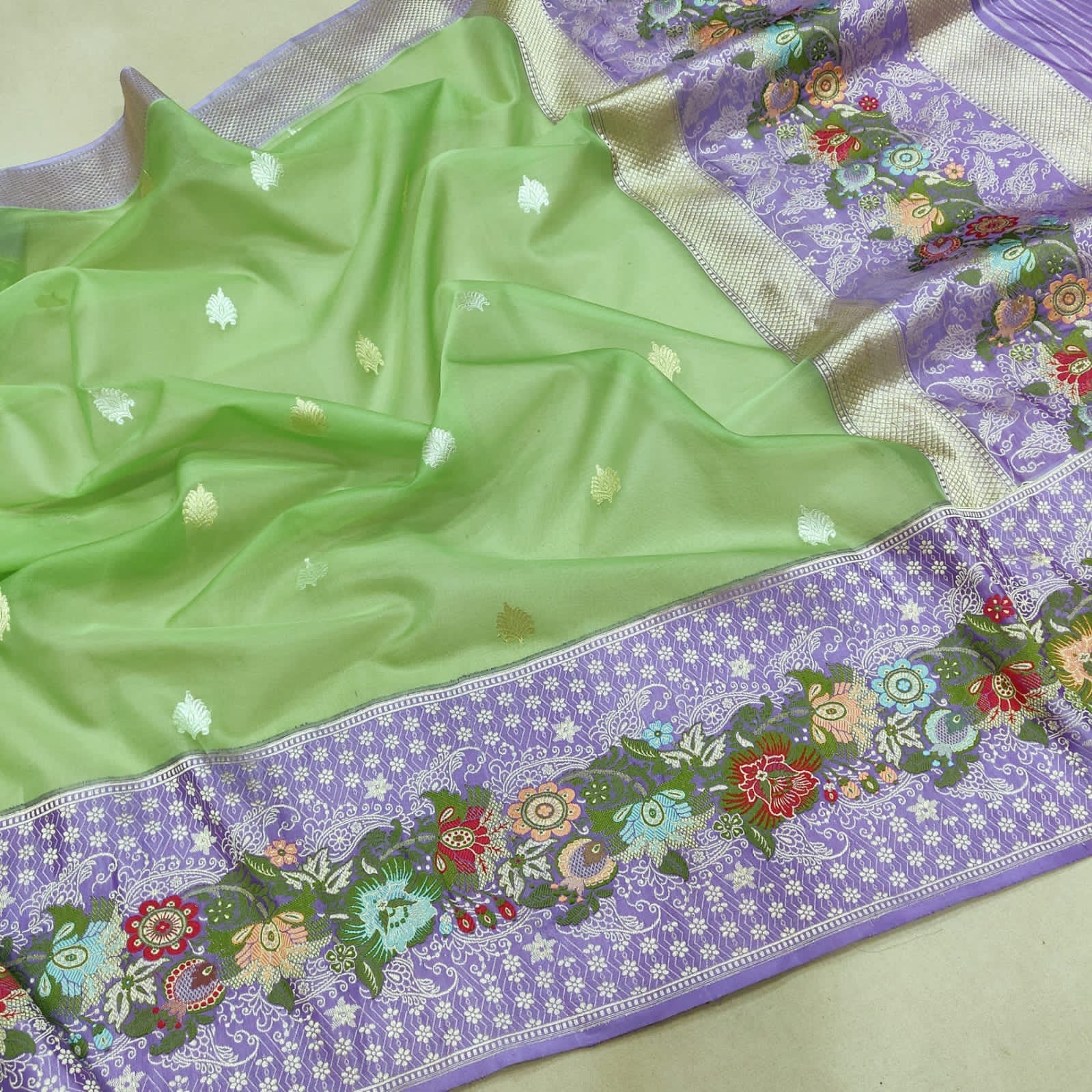 Daisy Green Kora Hamdwoven Zari Sarees - Saffronfashionindia