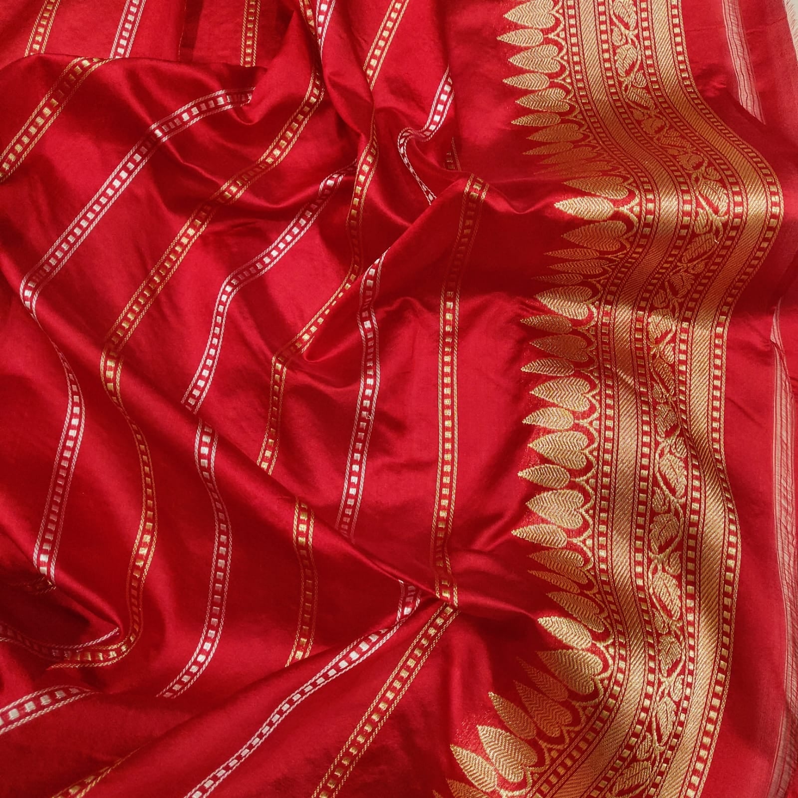 Rangkat kora handloom kadwa sarees - Saffronfashionindia
