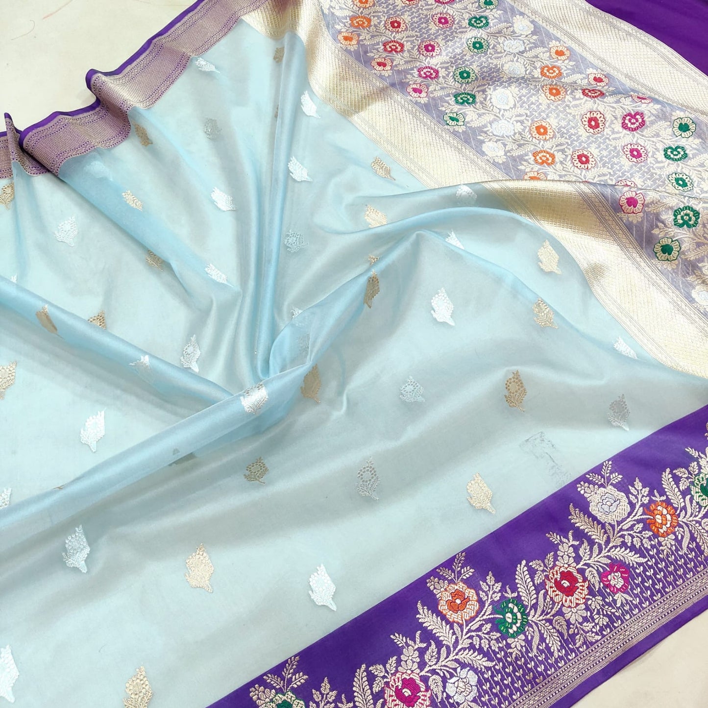 Kivera Kora handwoven kadwa saree - Saffronfashionindia