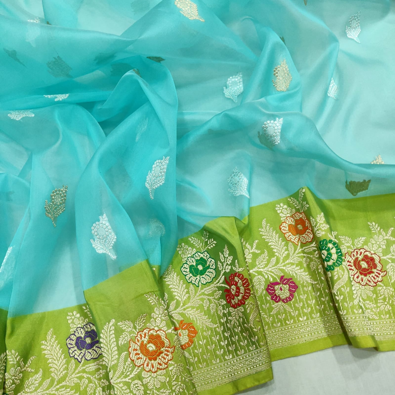 Sanida kora handwoven exclusive sarees - Saffronfashionindia