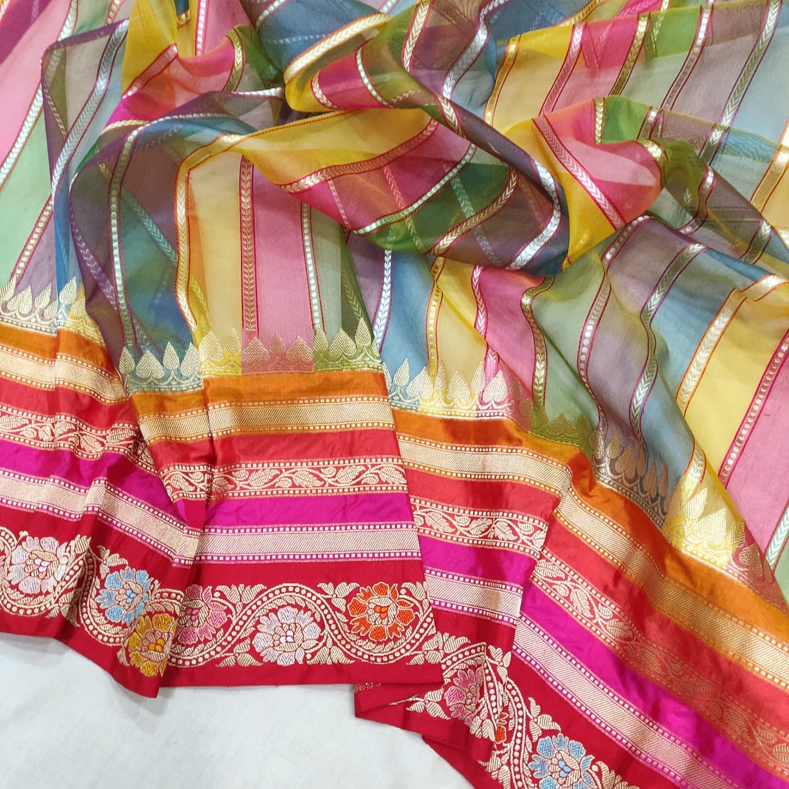 Rangkat kora handloom kadwa sarees - Saffronfashionindia