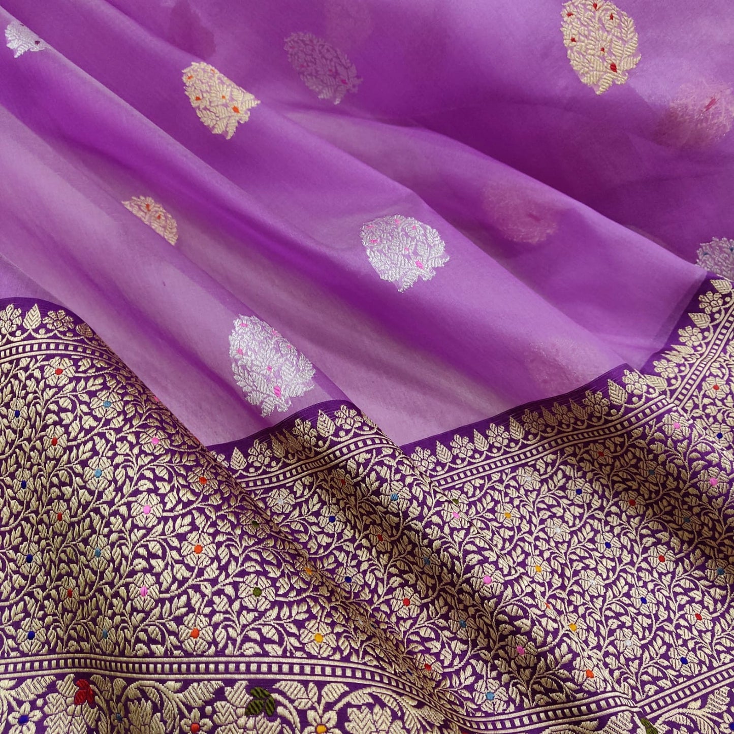 Mahisha kora handwoven beautiful zari saree - Saffronfashionindia