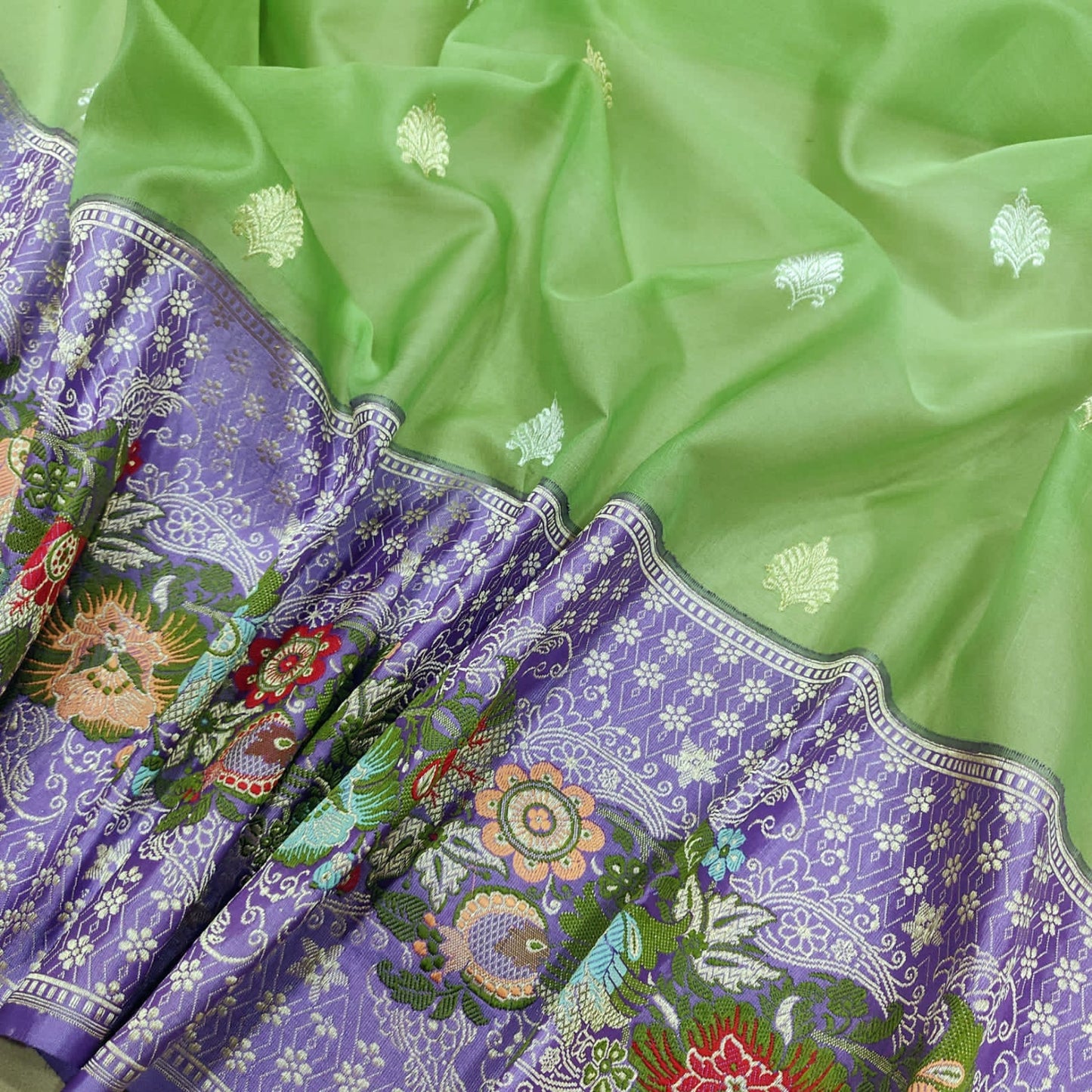 Daisy Green Kora Hamdwoven Zari Sarees - Saffronfashionindia