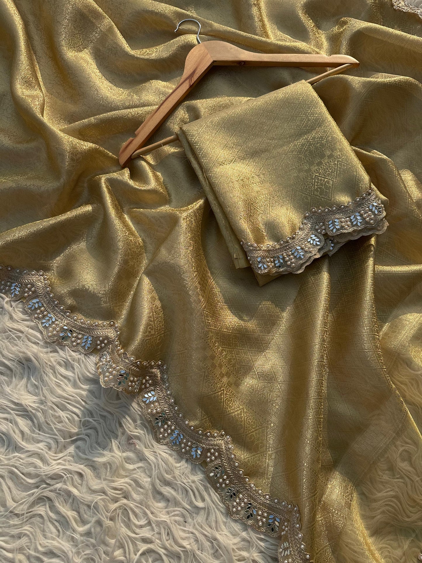 Weaving Zari saree Kanjeevaram sarees Indian sari SaffronFashion