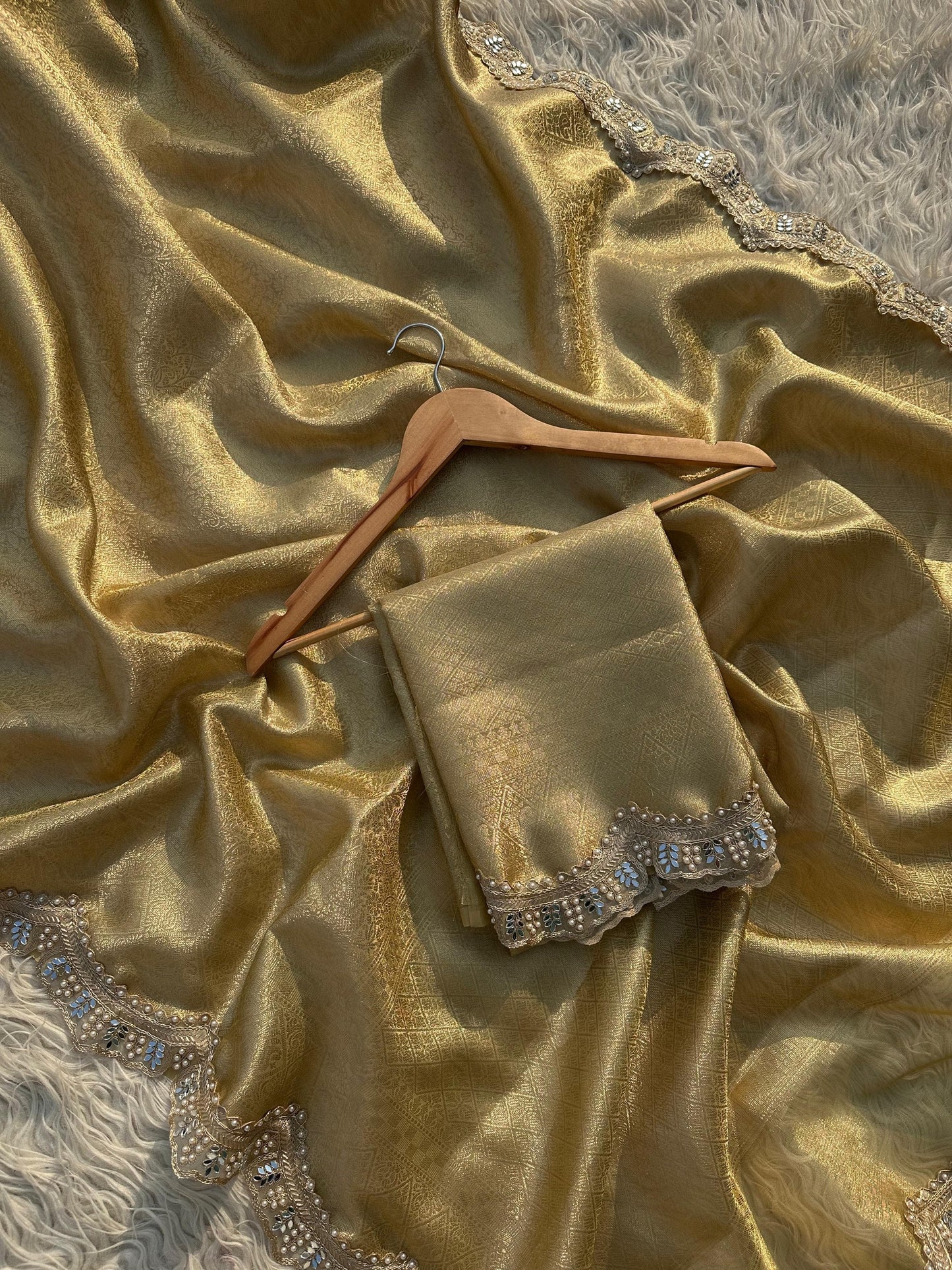 Weaving Zari saree Kanjeevaram sarees Indian sari SaffronFashion