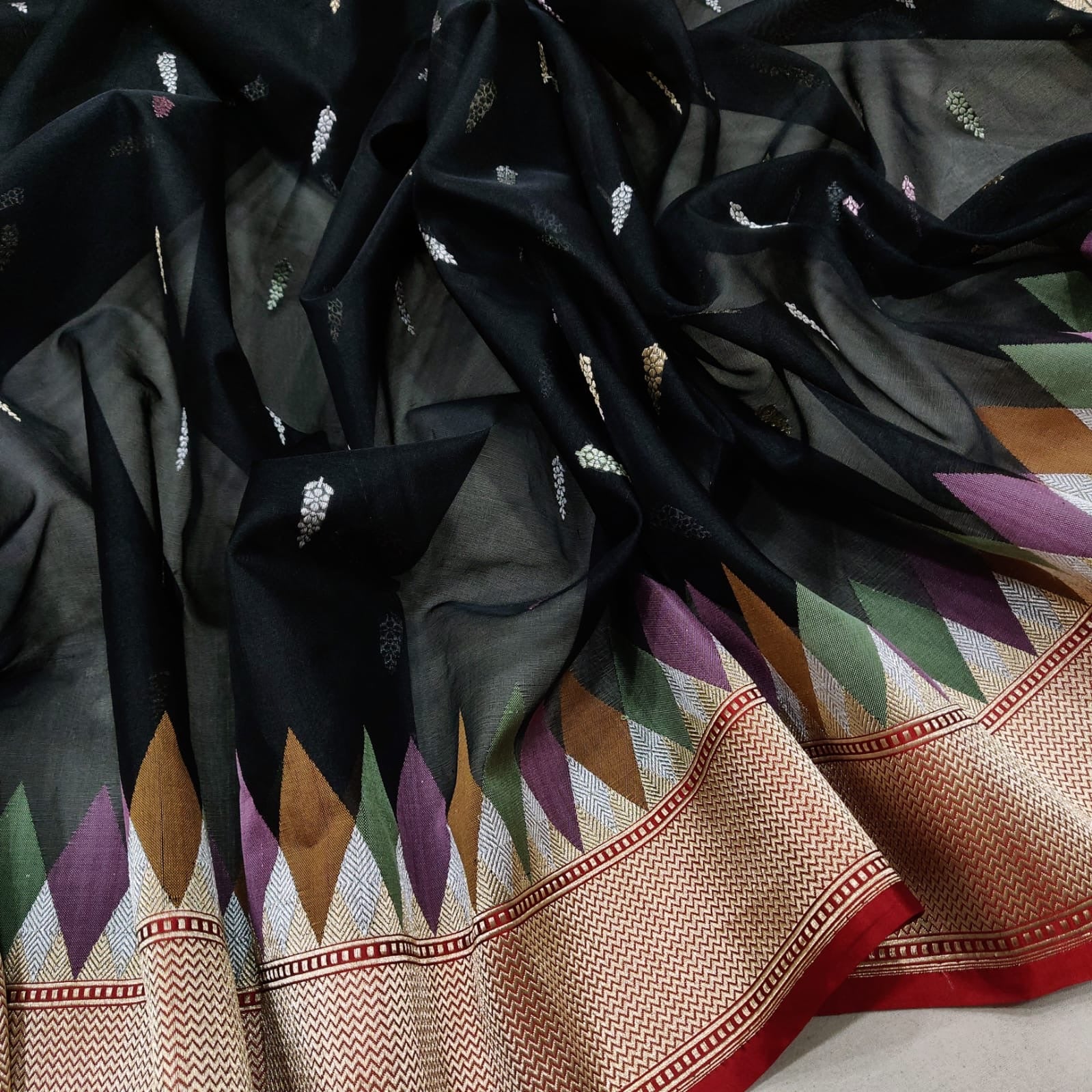 Black kora Handwoven kadwa saree Zari booties saree blouse - Saffronfashionindia