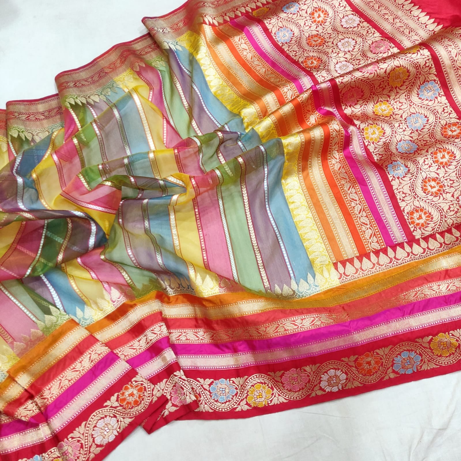 Rangkat kora handloom kadwa sarees - Saffronfashionindia