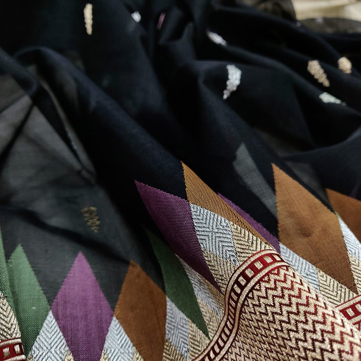 Black kora Handwoven kadwa saree Zari booties saree blouse - Saffronfashionindia