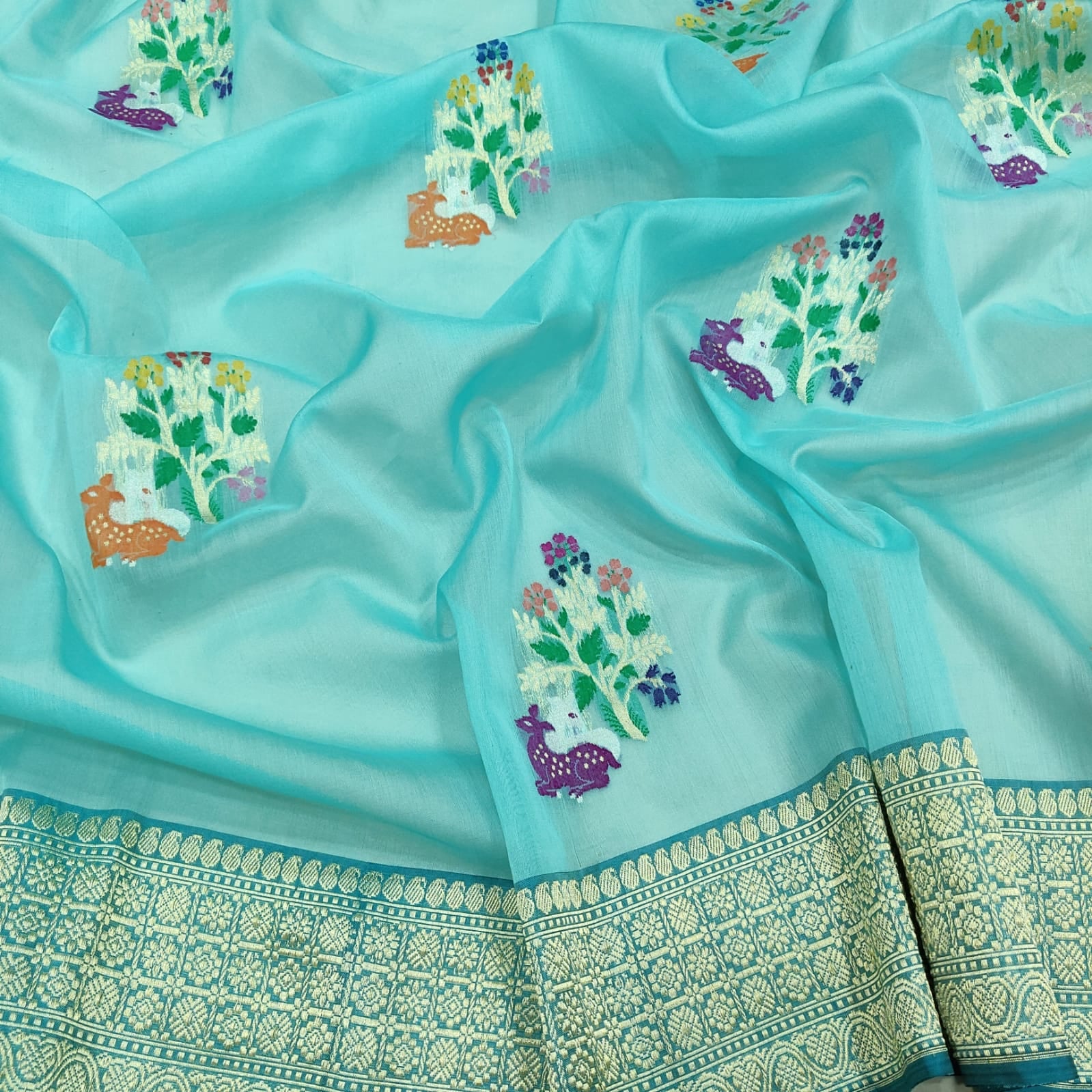 Afsana kora handwoven kadwa zari sarees - Saffronfashionindia